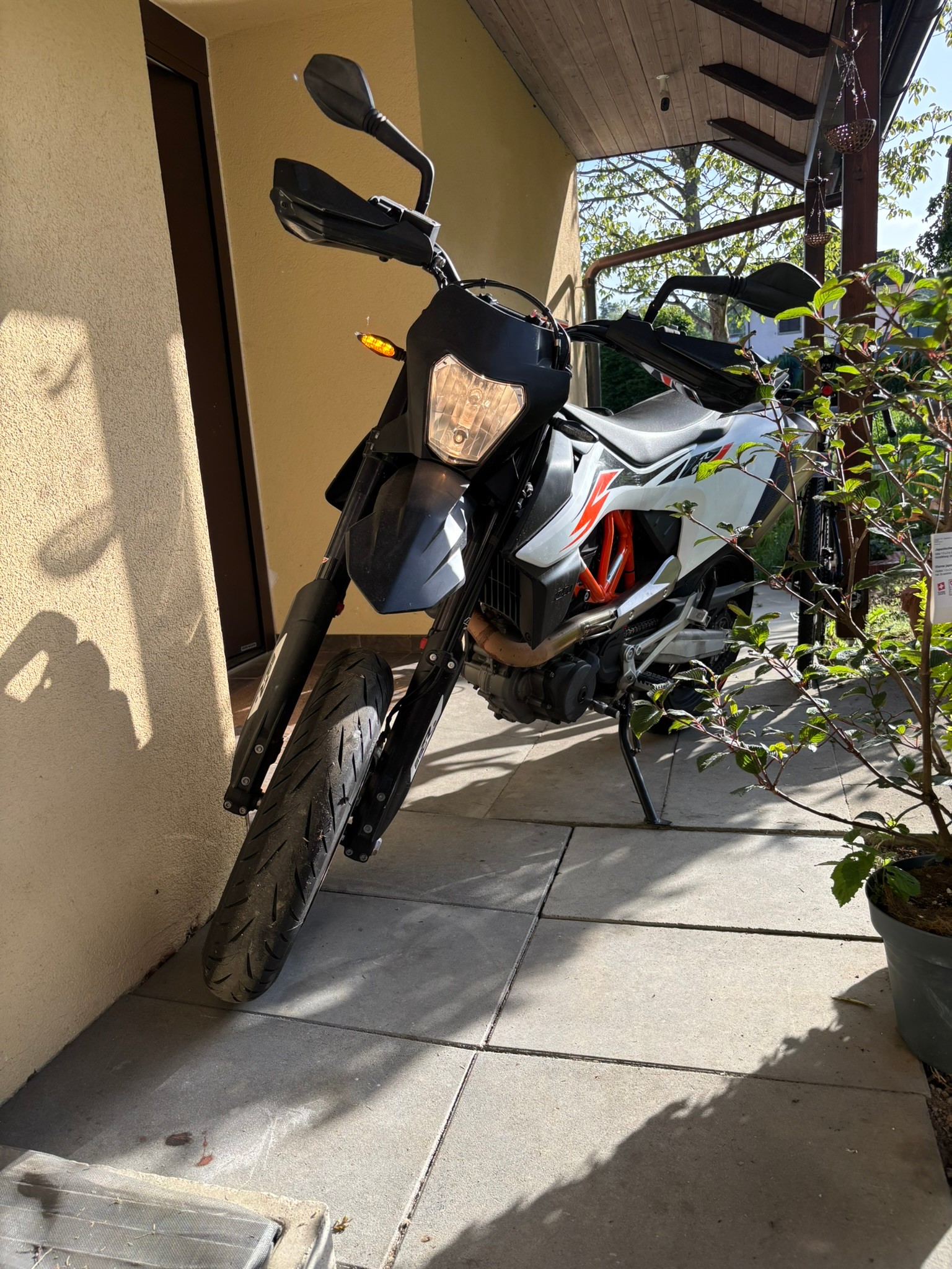 KTM 690 SMC R ABS-image-0