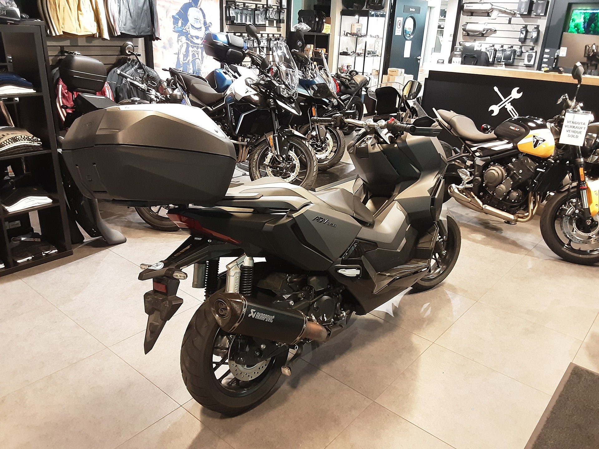 HONDA ADV 350-image-5