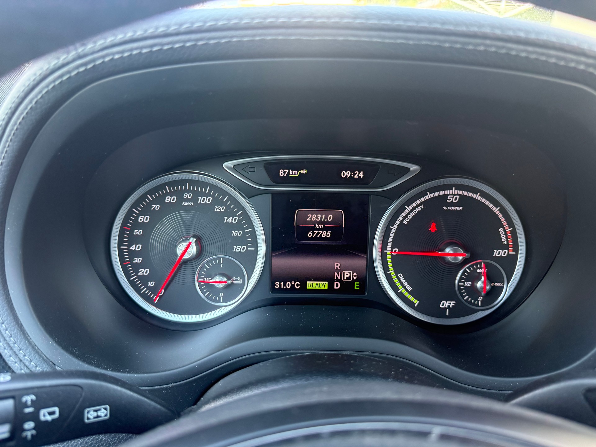 MERCEDES-BENZ B Electric Drive-image-12