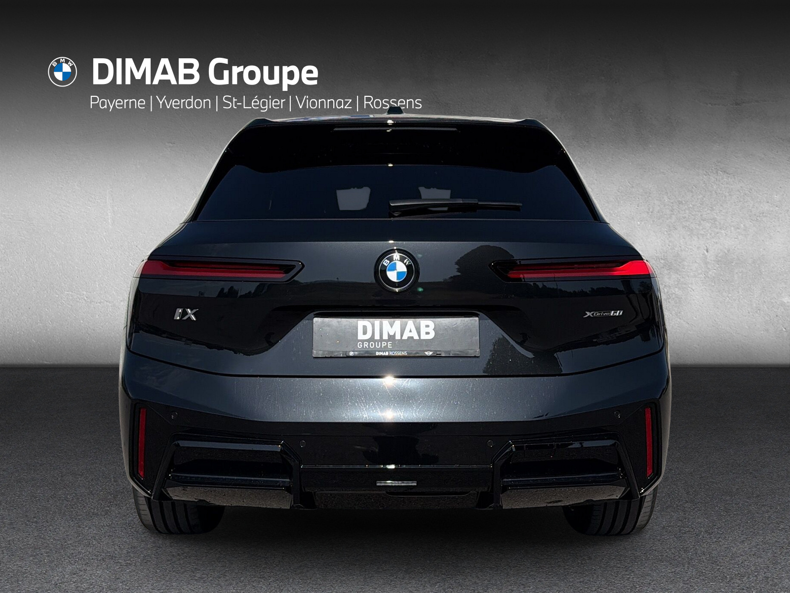 BMW iX xDrive60 M Sport Pro-showroom-element-3