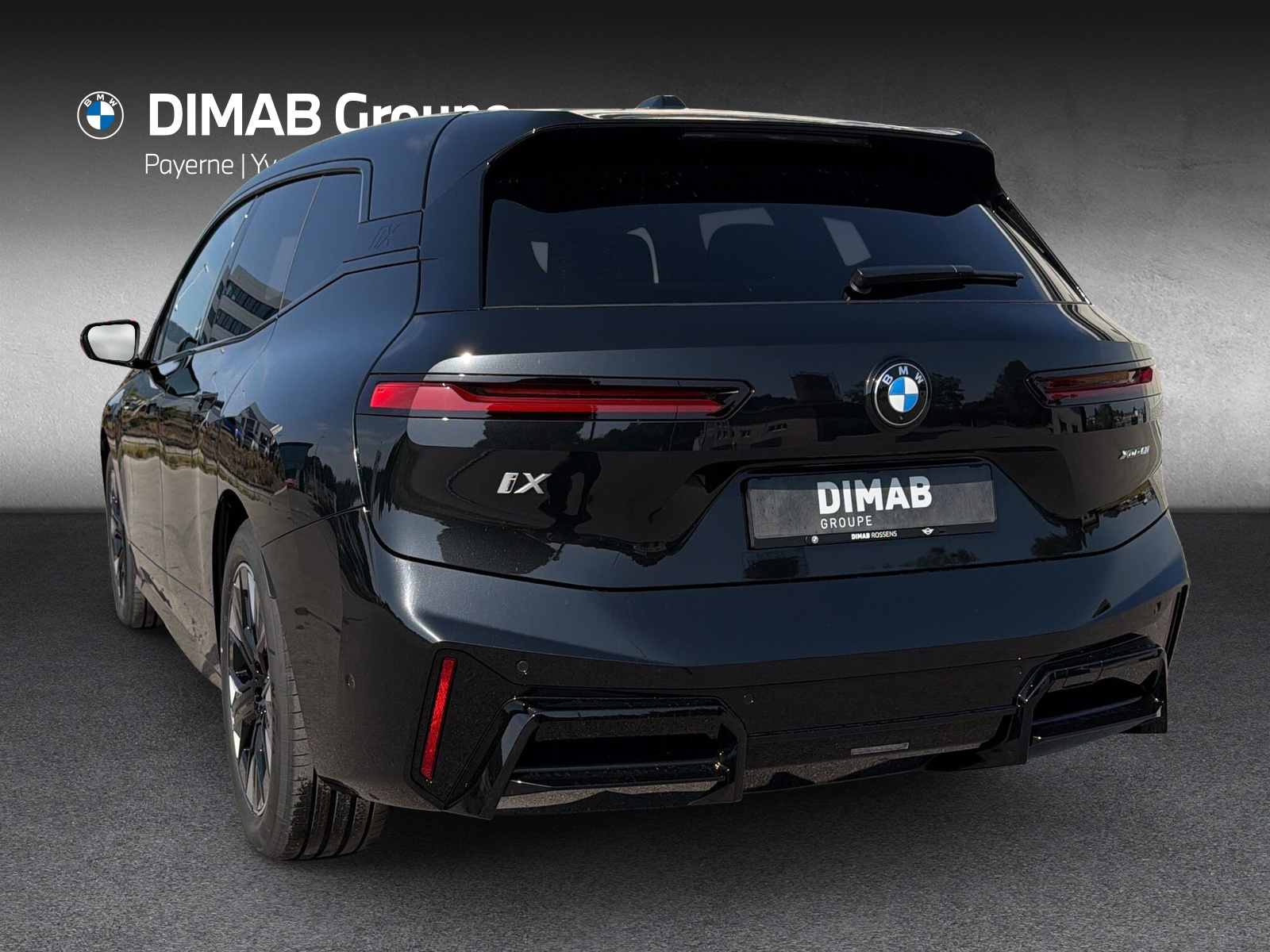 BMW iX xDrive60 M Sport Pro-showroom-element-2