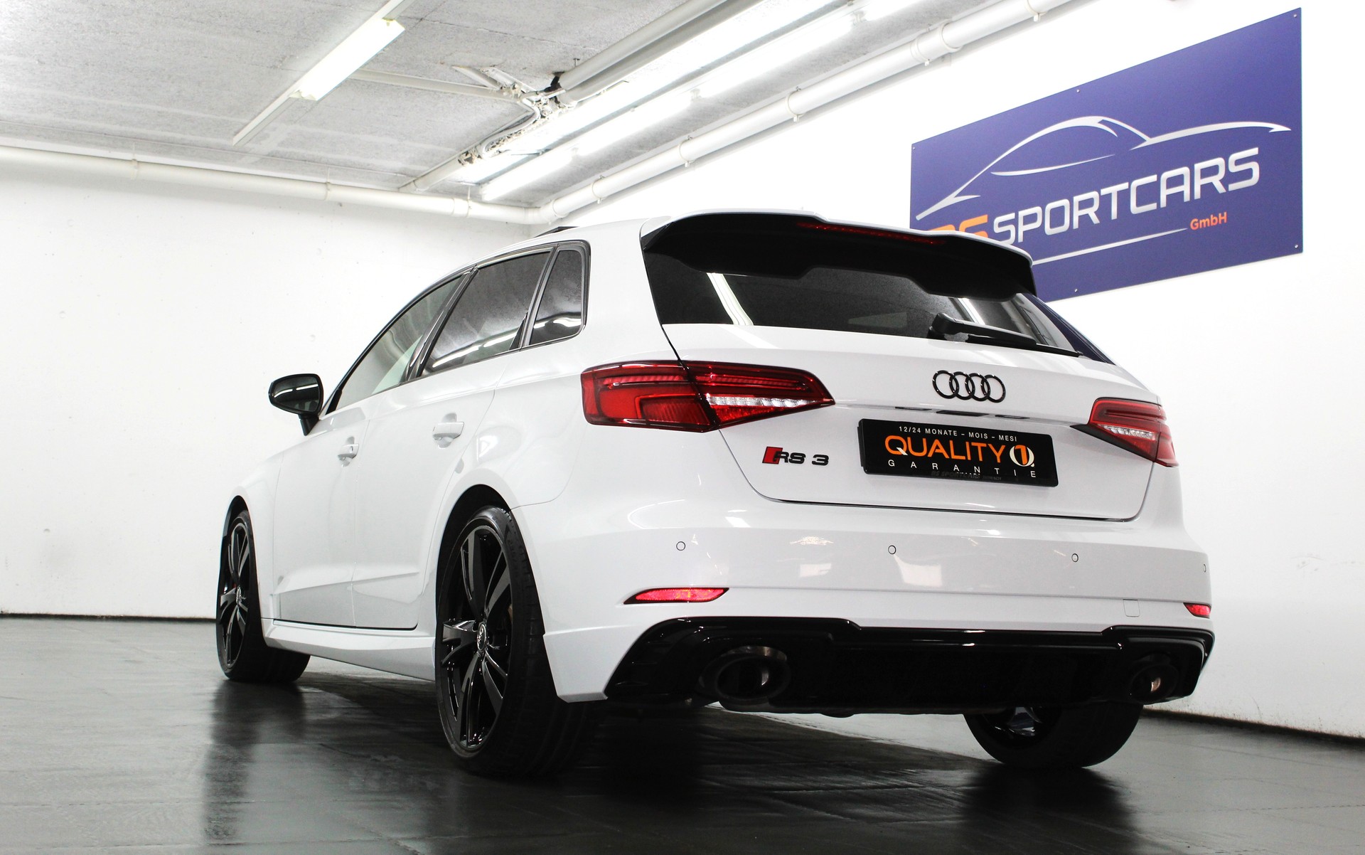 AUDI RS3 Sportback 2.5 TSI quattro S-tronic RS-Designpaket / OHNE OPF / CH-Fahrzeug-image-4