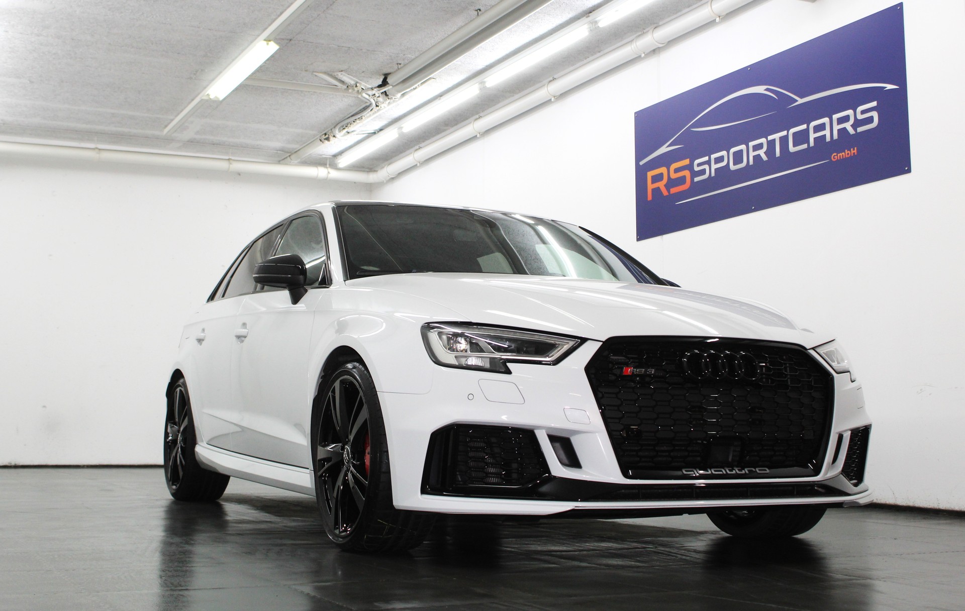 AUDI RS3 Sportback 2.5 TSI quattro S-tronic RS-Designpaket / OHNE OPF / CH-Fahrzeug-showroom-element-1