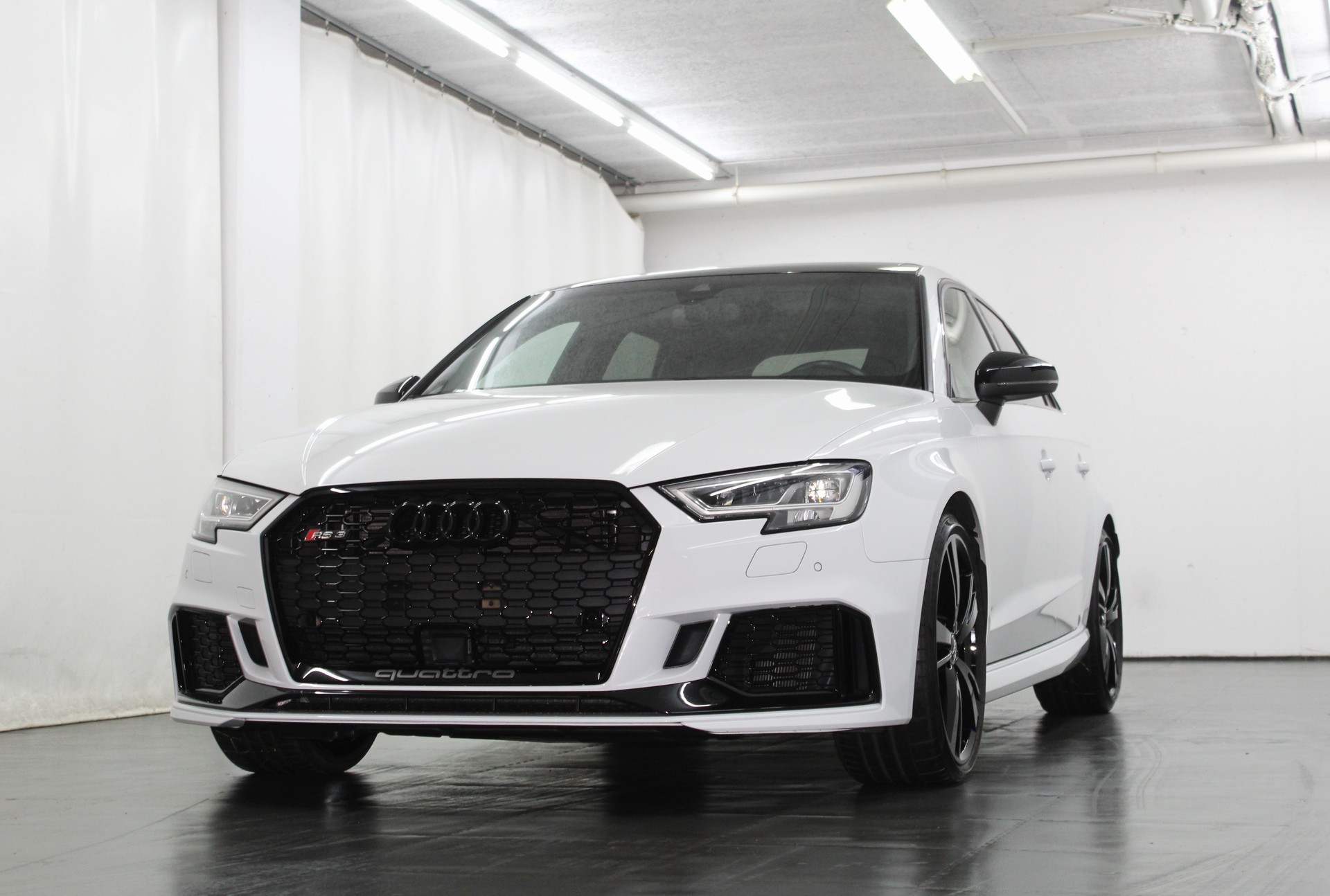 AUDI RS3 Sportback 2.5 TSI quattro S-tronic RS-Designpaket / OHNE OPF / CH-Fahrzeug-showroom-element-3