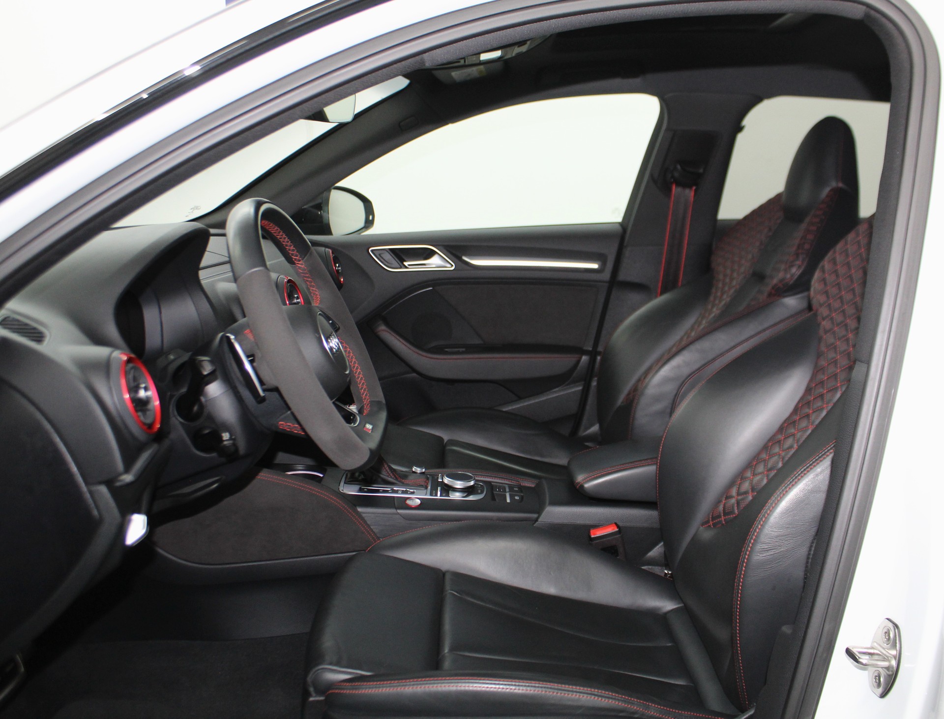 AUDI RS3 Sportback 2.5 TSI quattro S-tronic RS-Designpaket / OHNE OPF / CH-Fahrzeug-image-7