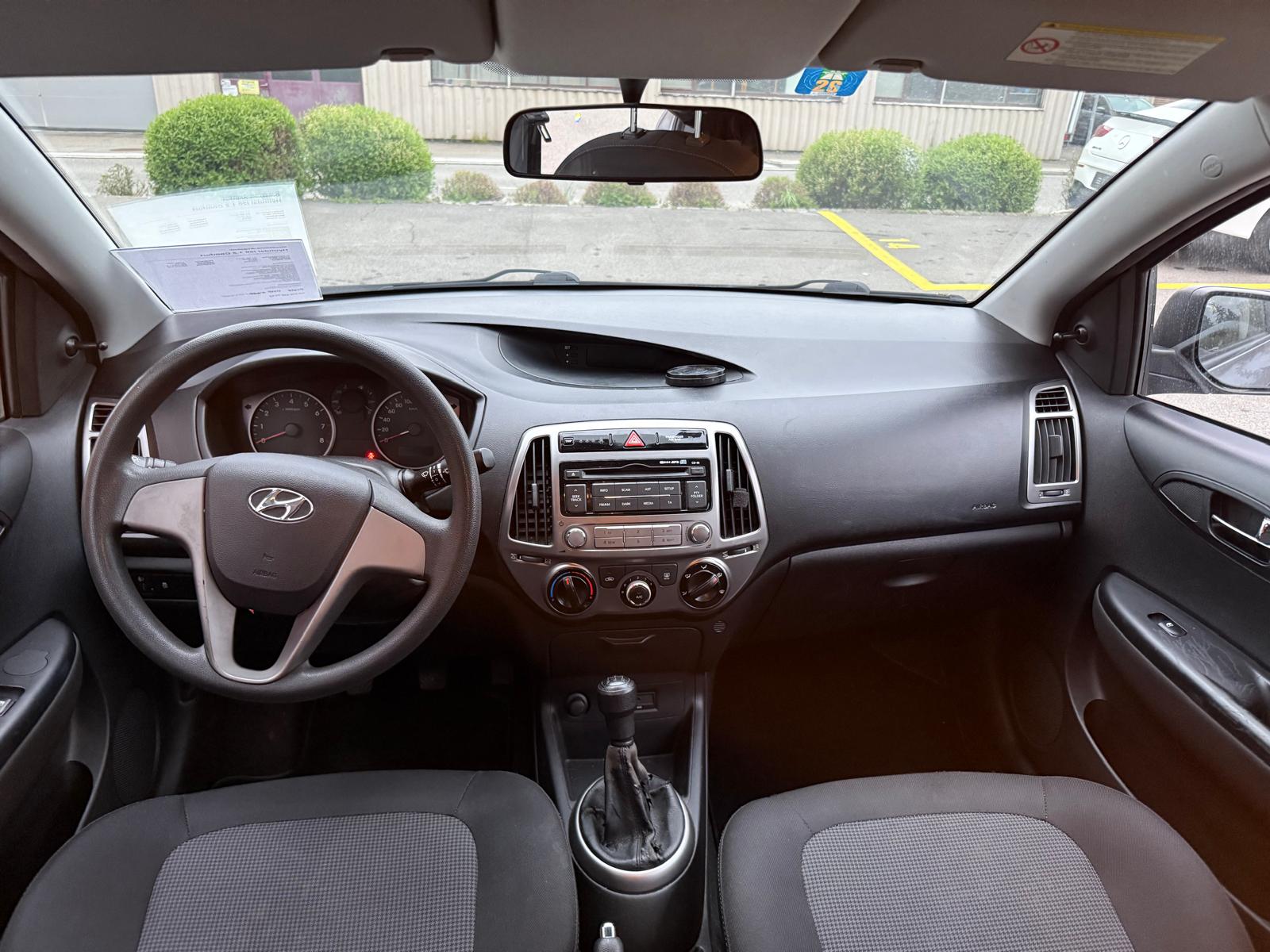 HYUNDAI i20 1.2 Comfort-image-5