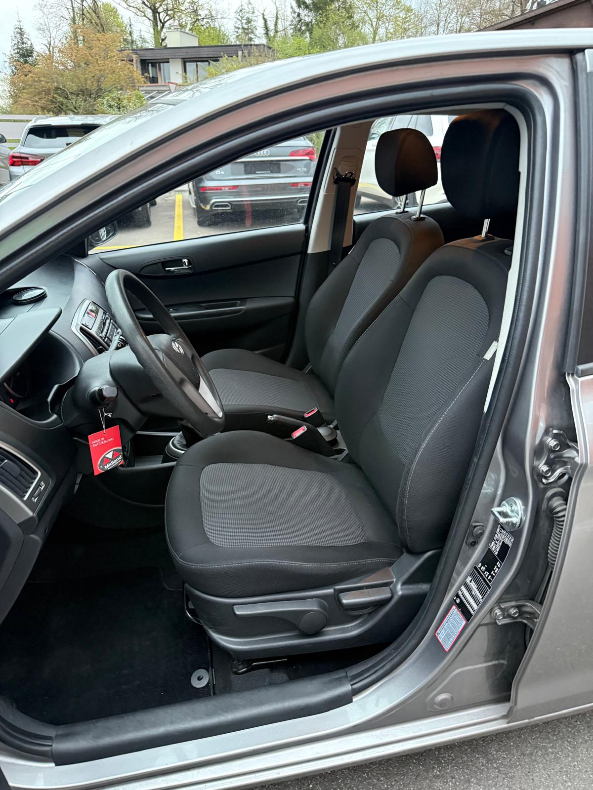 HYUNDAI i20 1.2 Comfort-image-6
