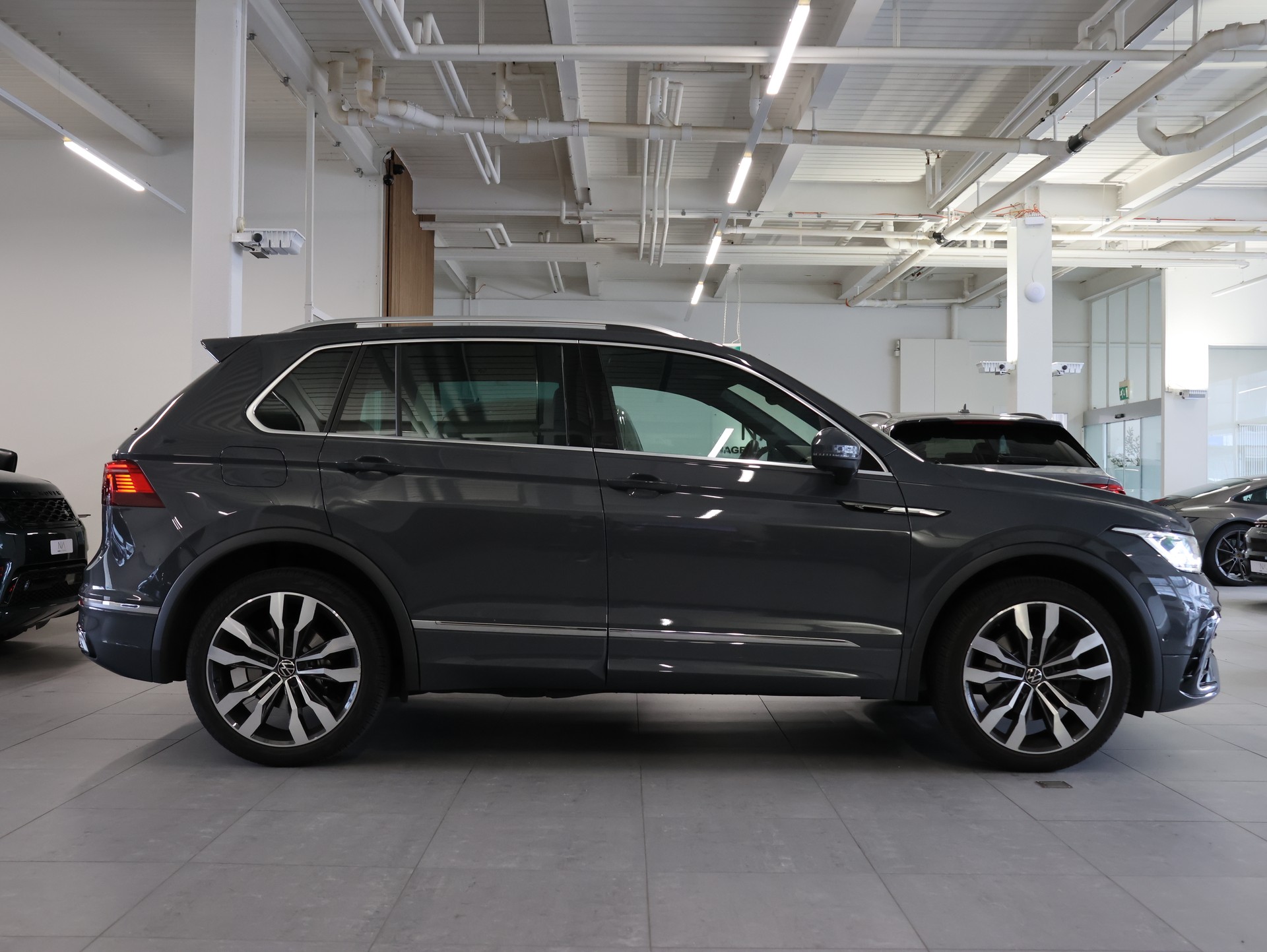 VW Tiguan 2.0TSI R-Line 4Motion DSG *360 Kamera* *Sitzheizung* *Harman/Kardon*-image-10