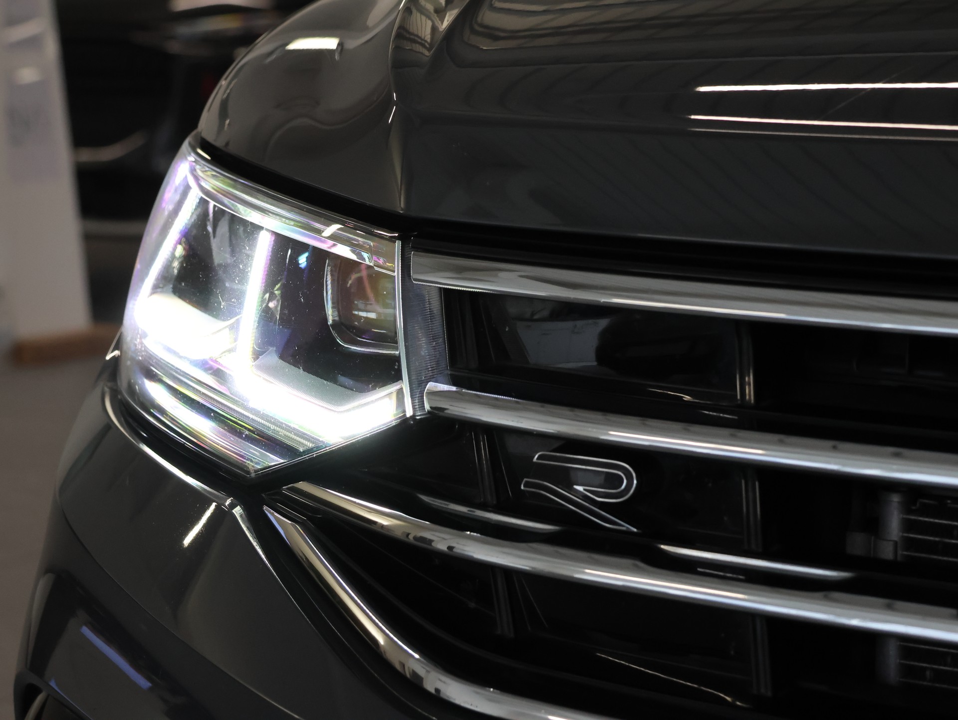 VW Tiguan 2.0TSI R-Line 4Motion DSG *360 Kamera* *Sitzheizung* *Harman/Kardon*-image-12