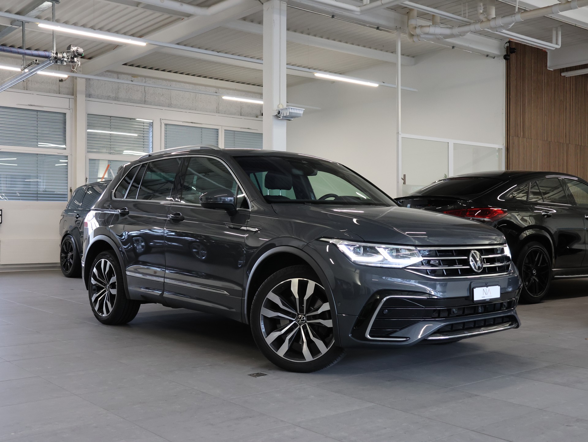 VW Tiguan 2.0TSI R-Line 4Motion DSG *360 Kamera* *Sitzheizung* *Harman/Kardon*