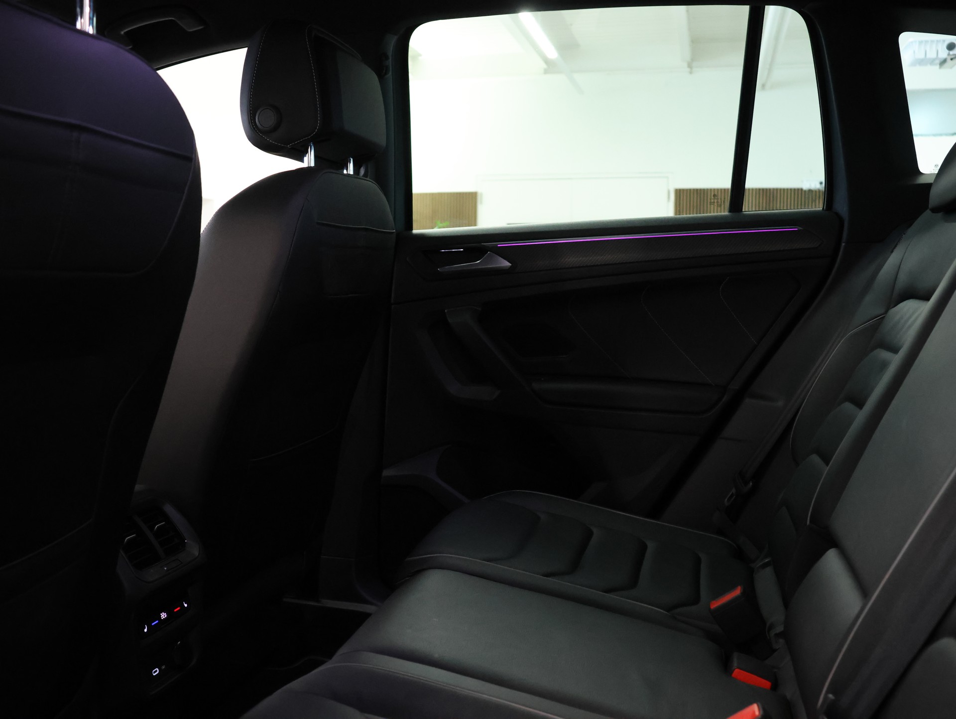 VW Tiguan 2.0TSI R-Line 4Motion DSG *360 Kamera* *Sitzheizung* *Harman/Kardon*-image-37