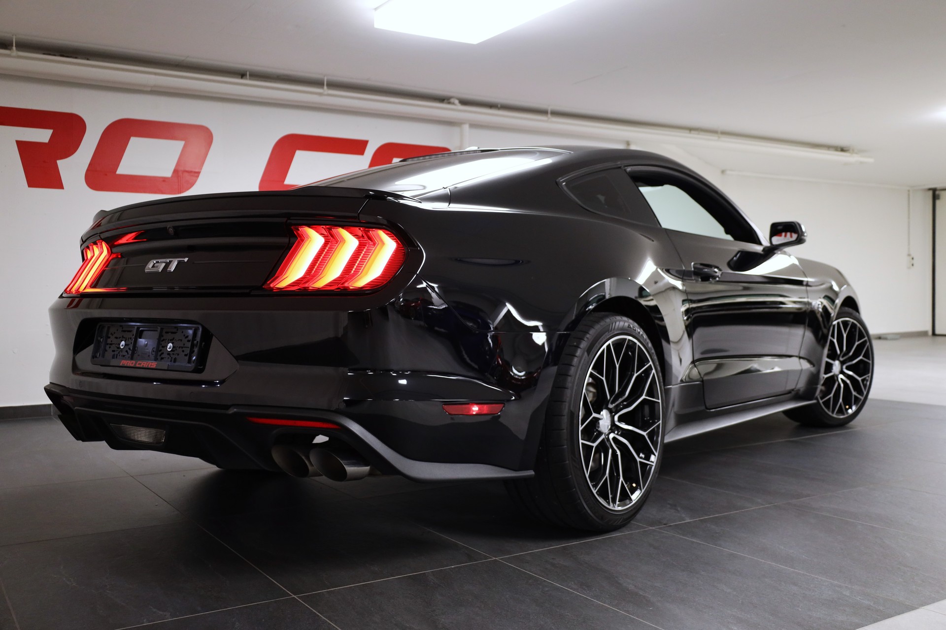 FORD Mustang 5.0 V8 GT-image-4