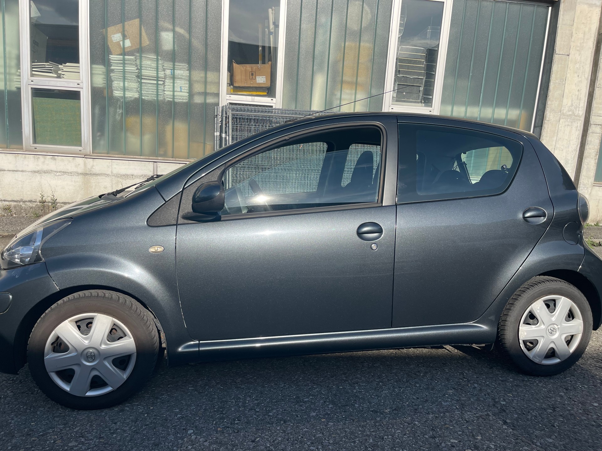 TOYOTA Aygo 1.0 Linea Sol-image-8
