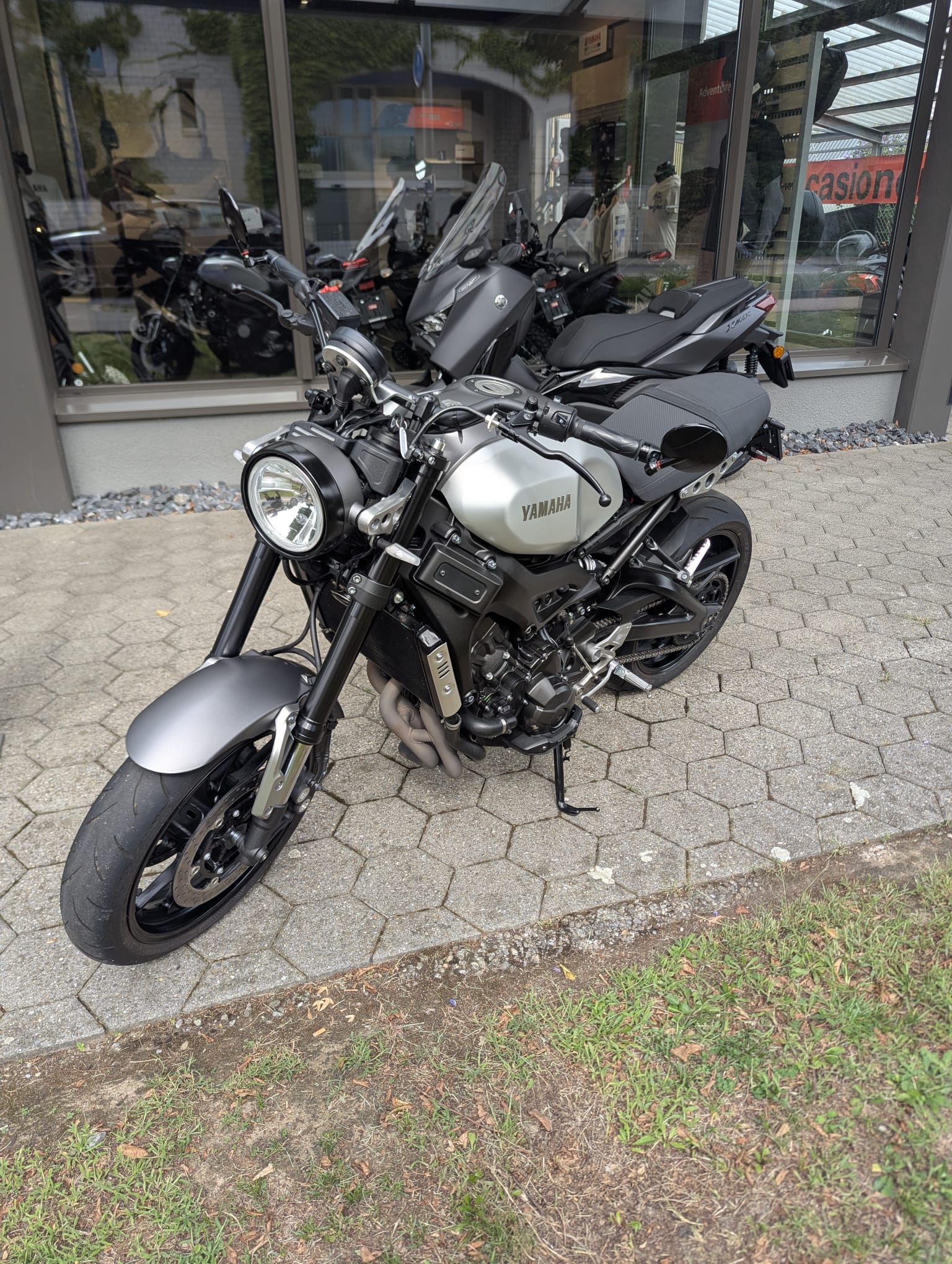 YAMAHA XSR 900-image-0