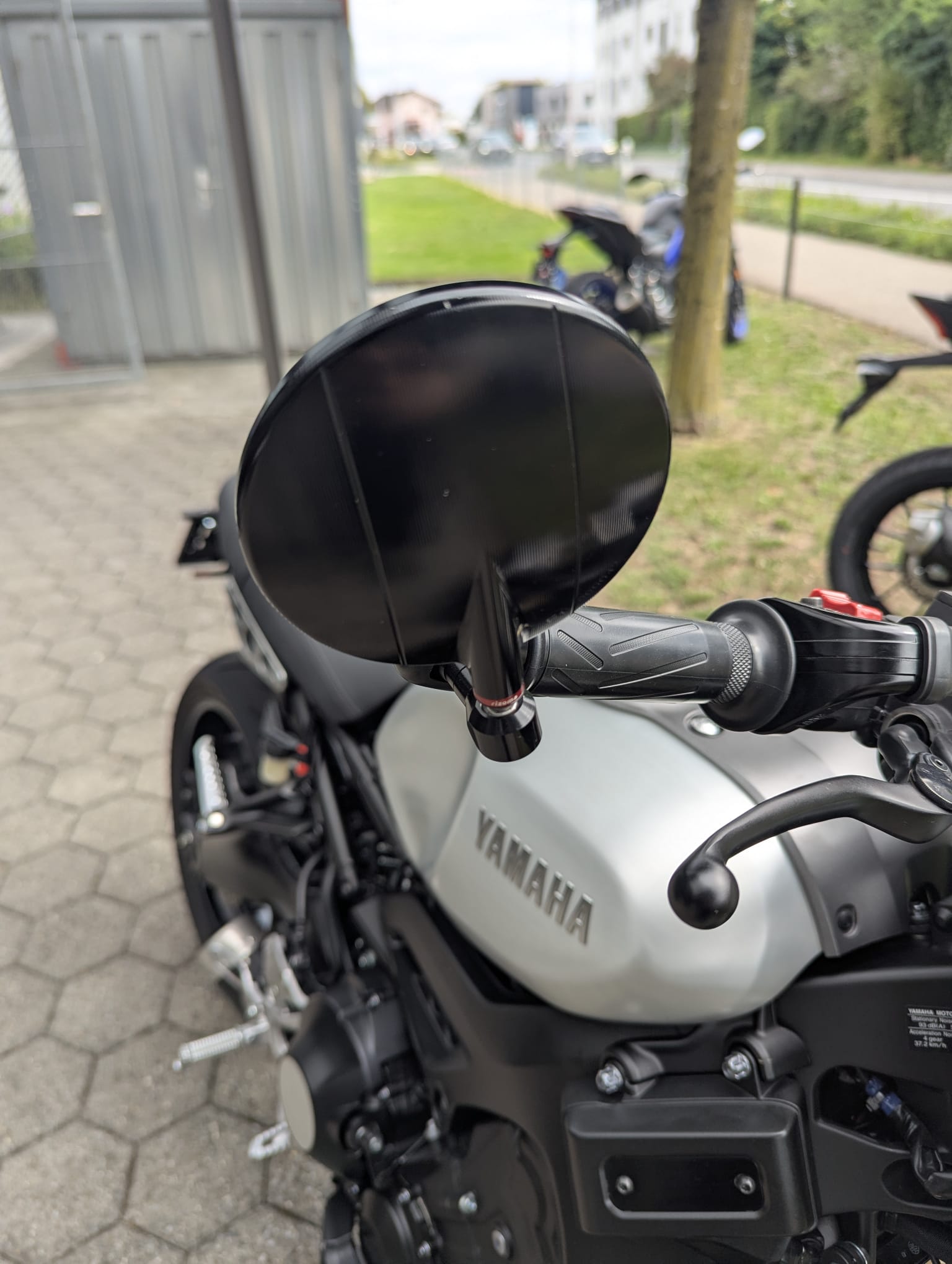 YAMAHA XSR 900-image-3