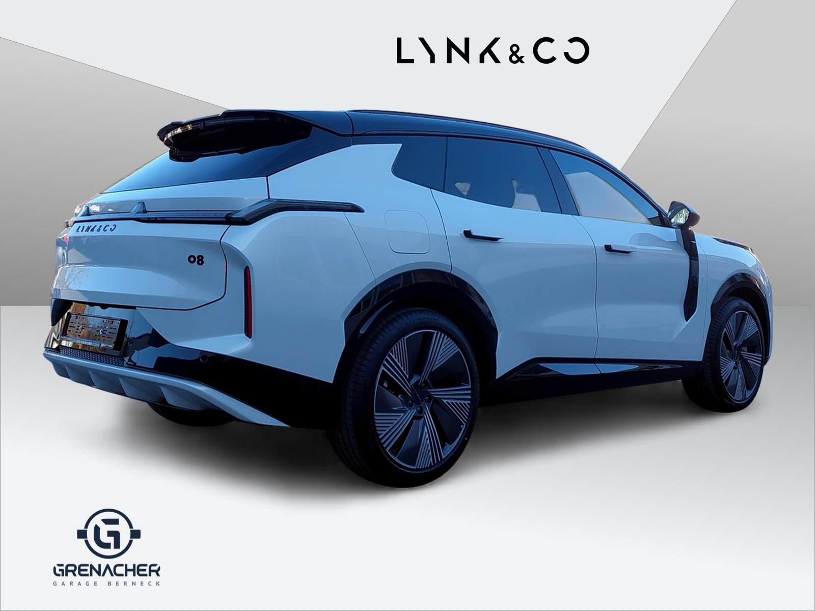 LYNK & CO 08 1.5 PHEV More-showroom-element-3
