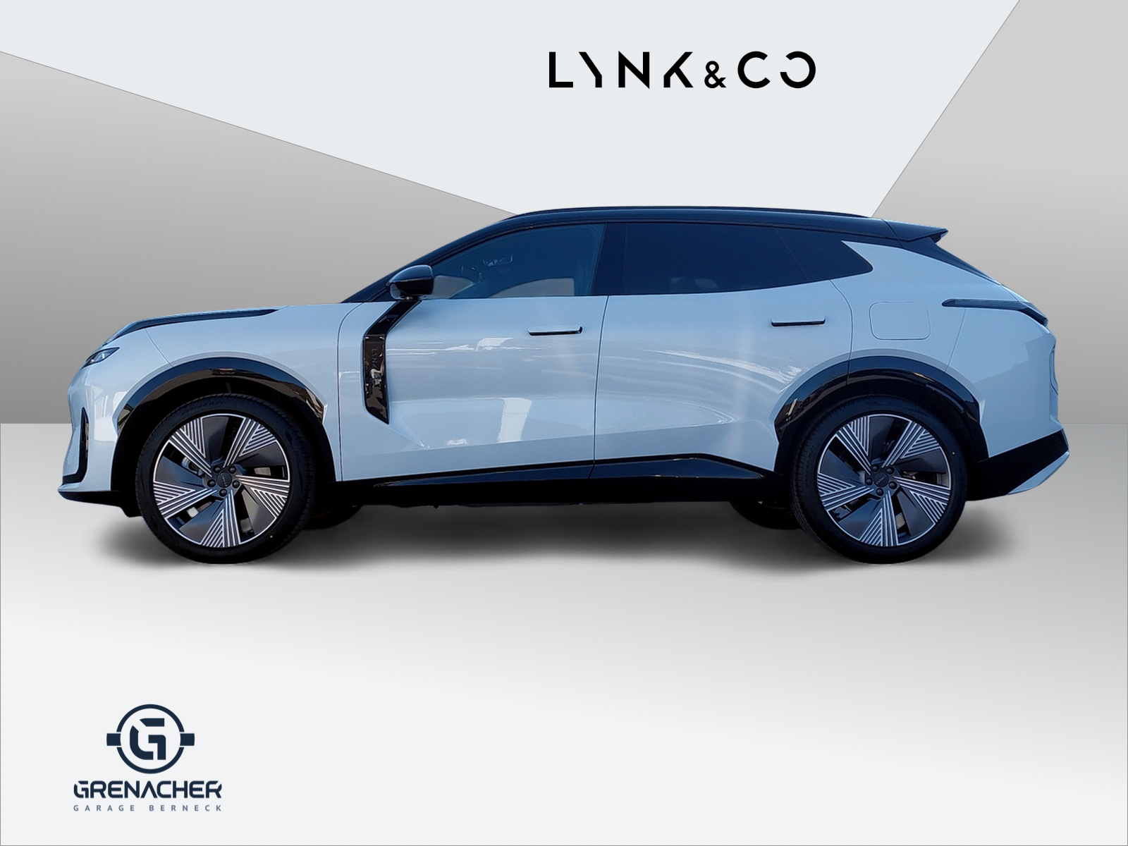 LYNK & CO 08 1.5 PHEV More-showroom-element-1