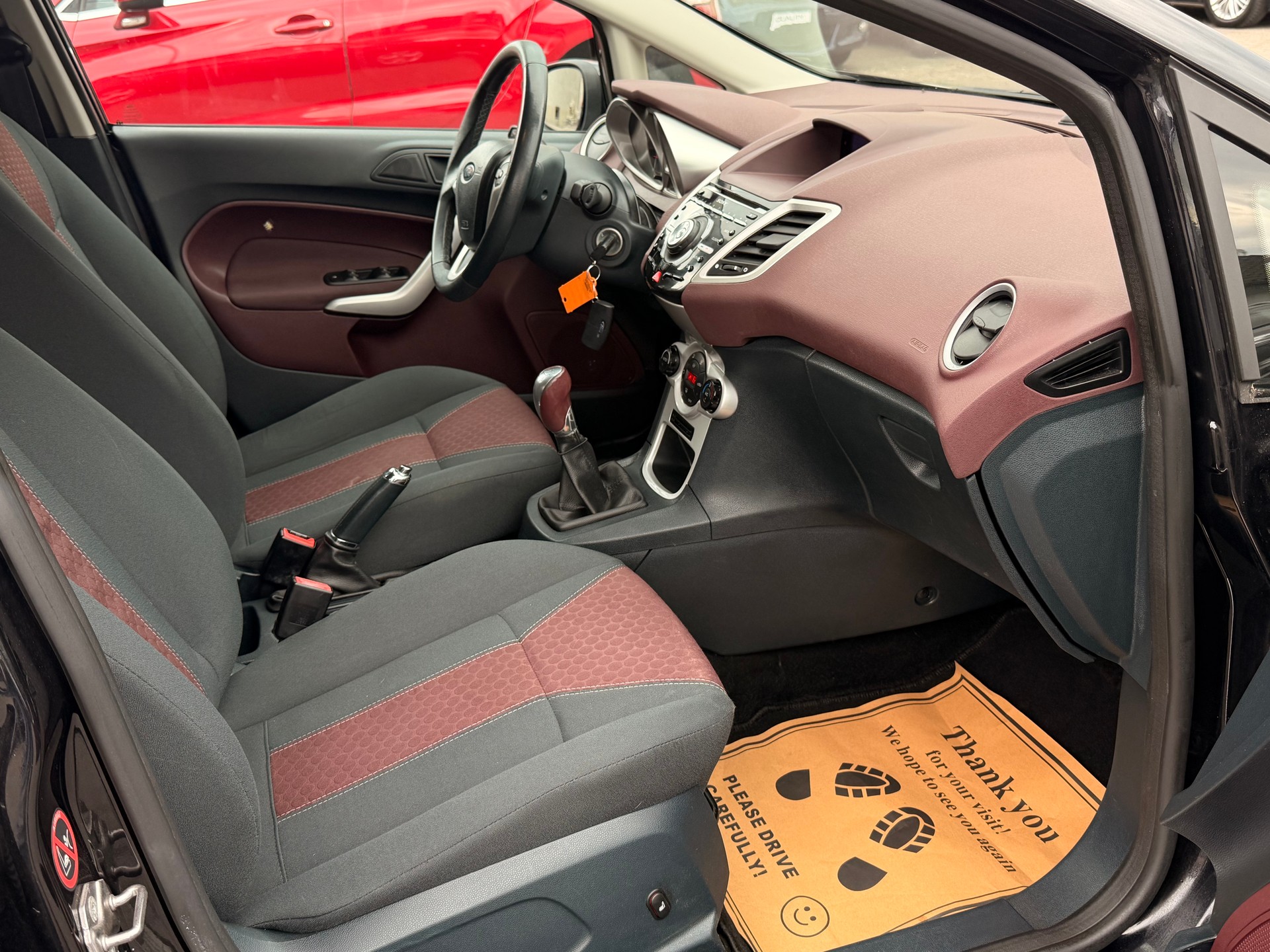 FORD Fiesta 1.6 16V Titanium-image-17
