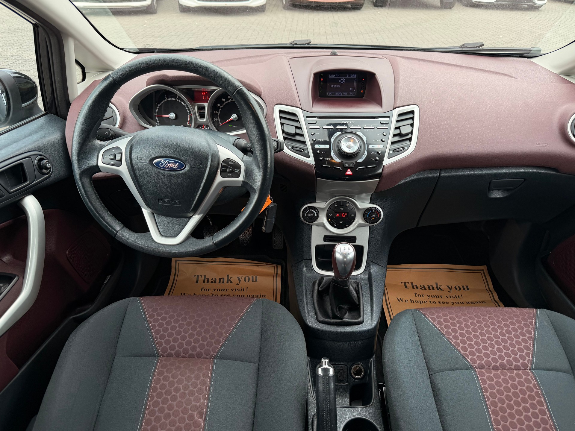 FORD Fiesta 1.6 16V Titanium-image-14