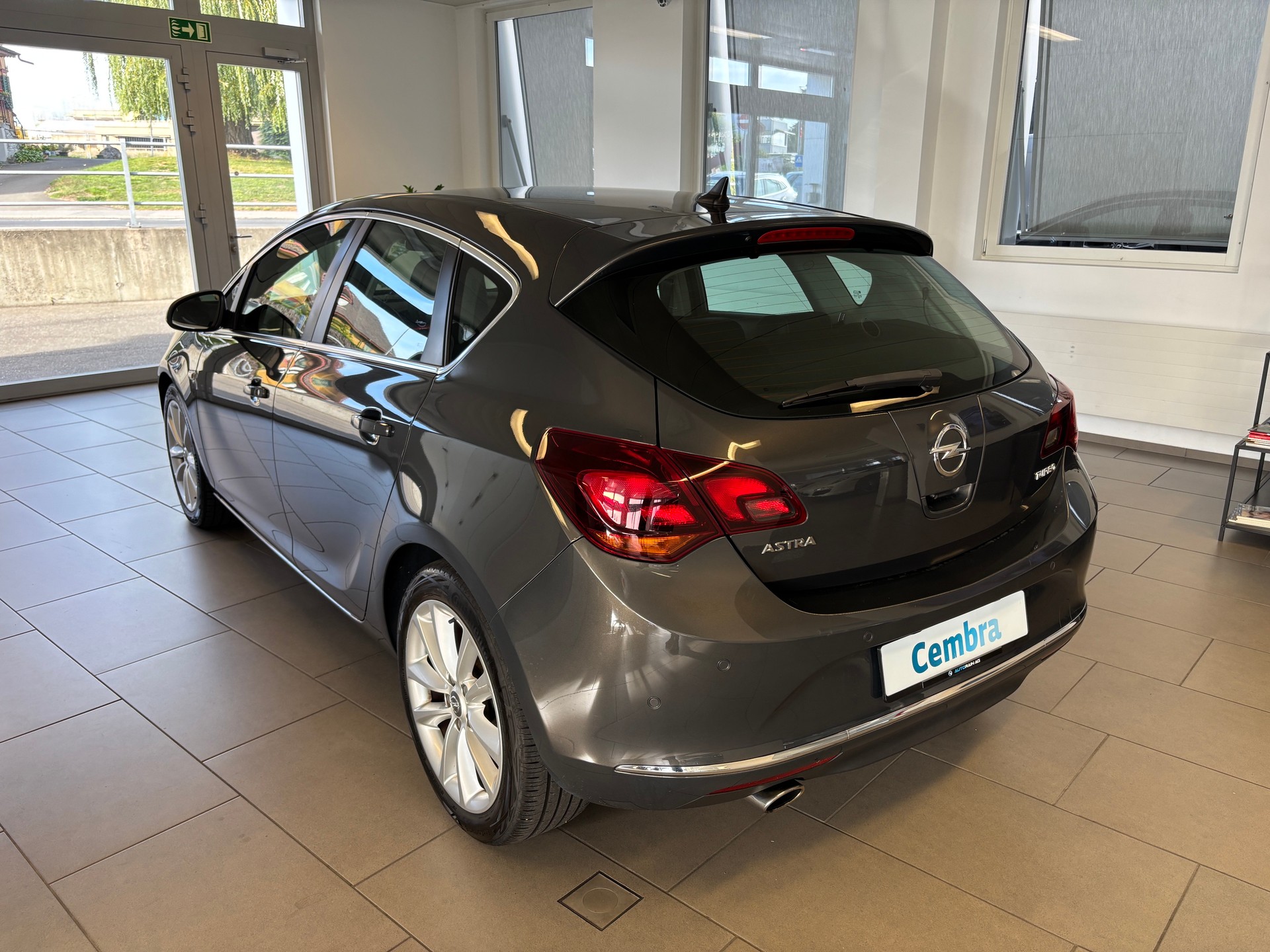 OPEL Astra 1.6i 16V Turbo Cosmo-showroom-element-3