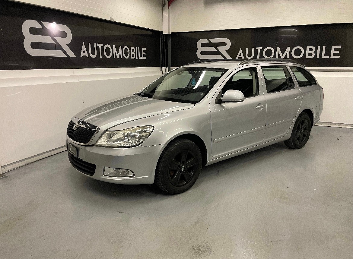 SKODA Octavia Combi 1.8 TSI Elegance DSG
