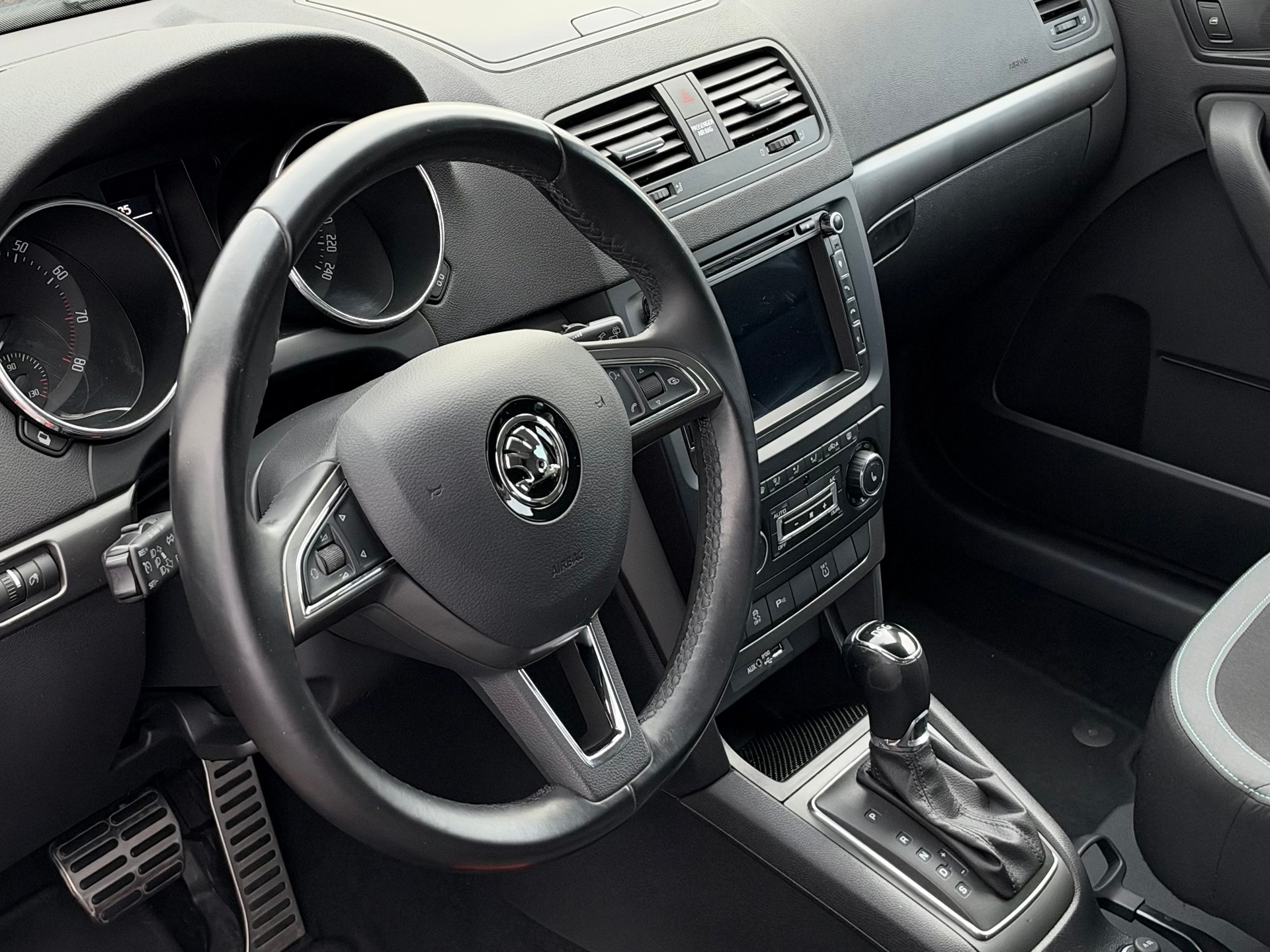 SKODA Yeti 1.4 TSI Ambition 4x2 DSG-showroom-element-3