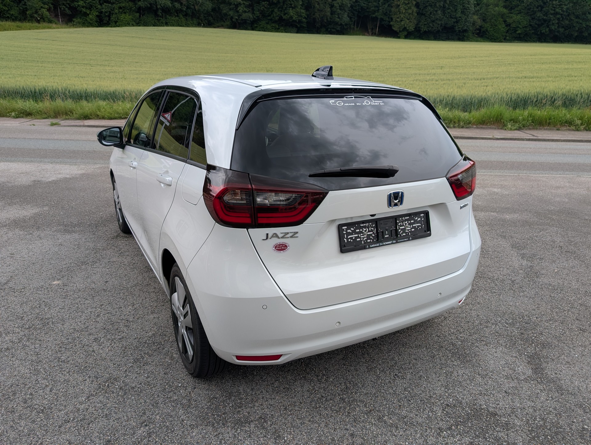 HONDA Jazz 1.5i-MMD Executive E-CVT-image-2