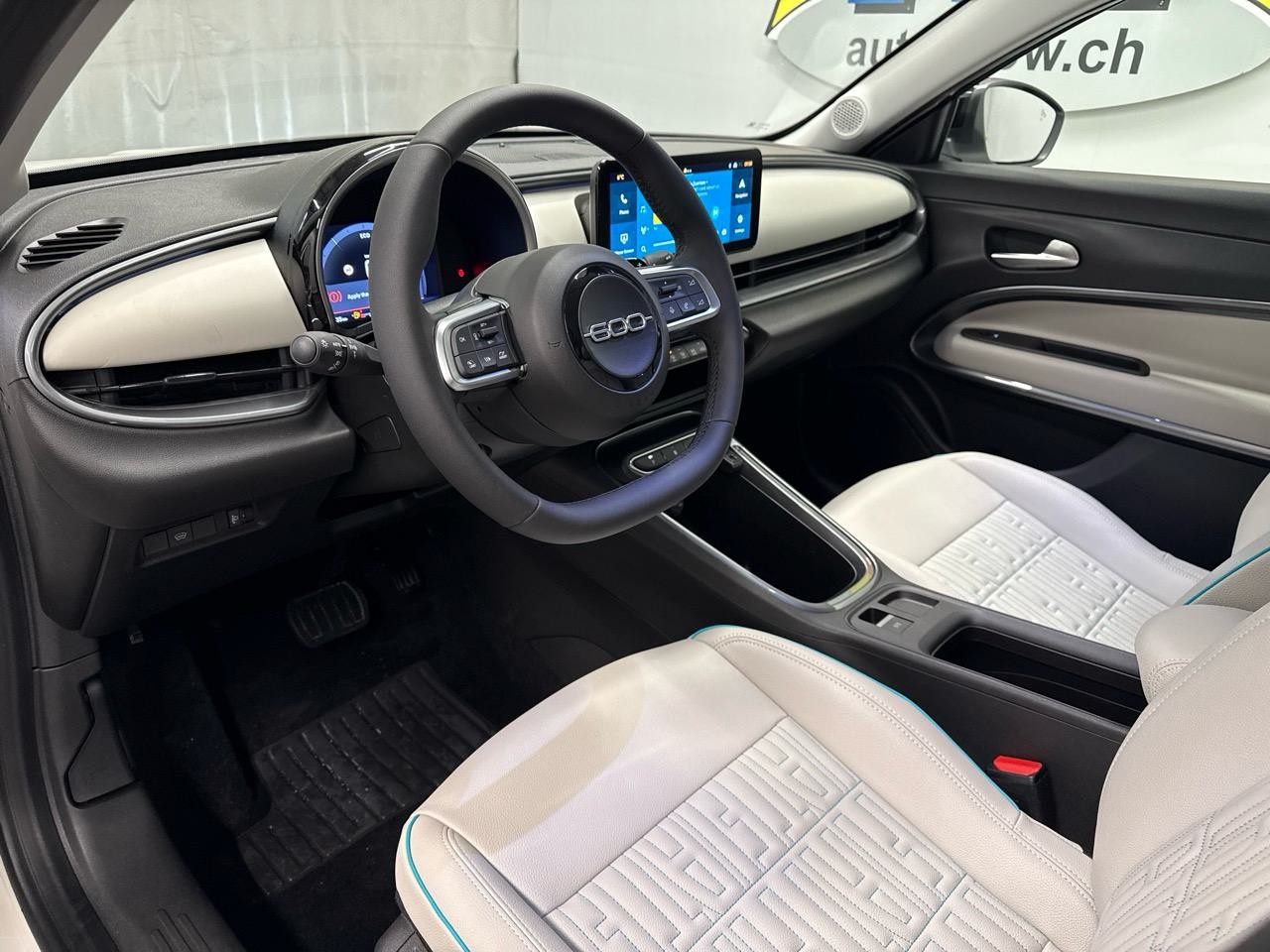 FIAT 600h MildHybrid La Prima-showroom-element-2