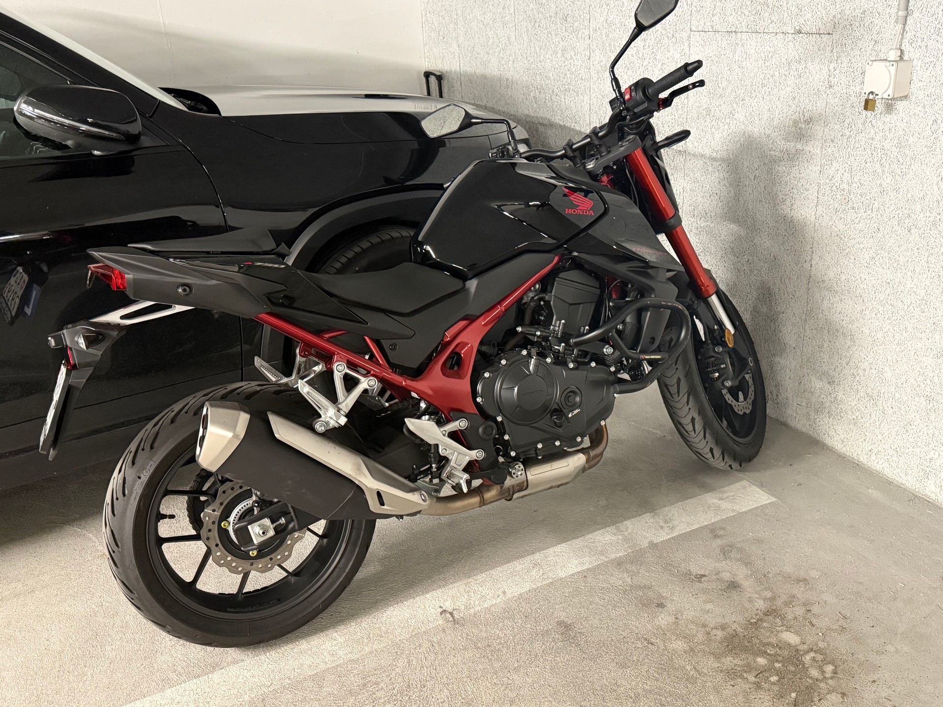 HONDA CB 750 Hornet (35kW)-image-4