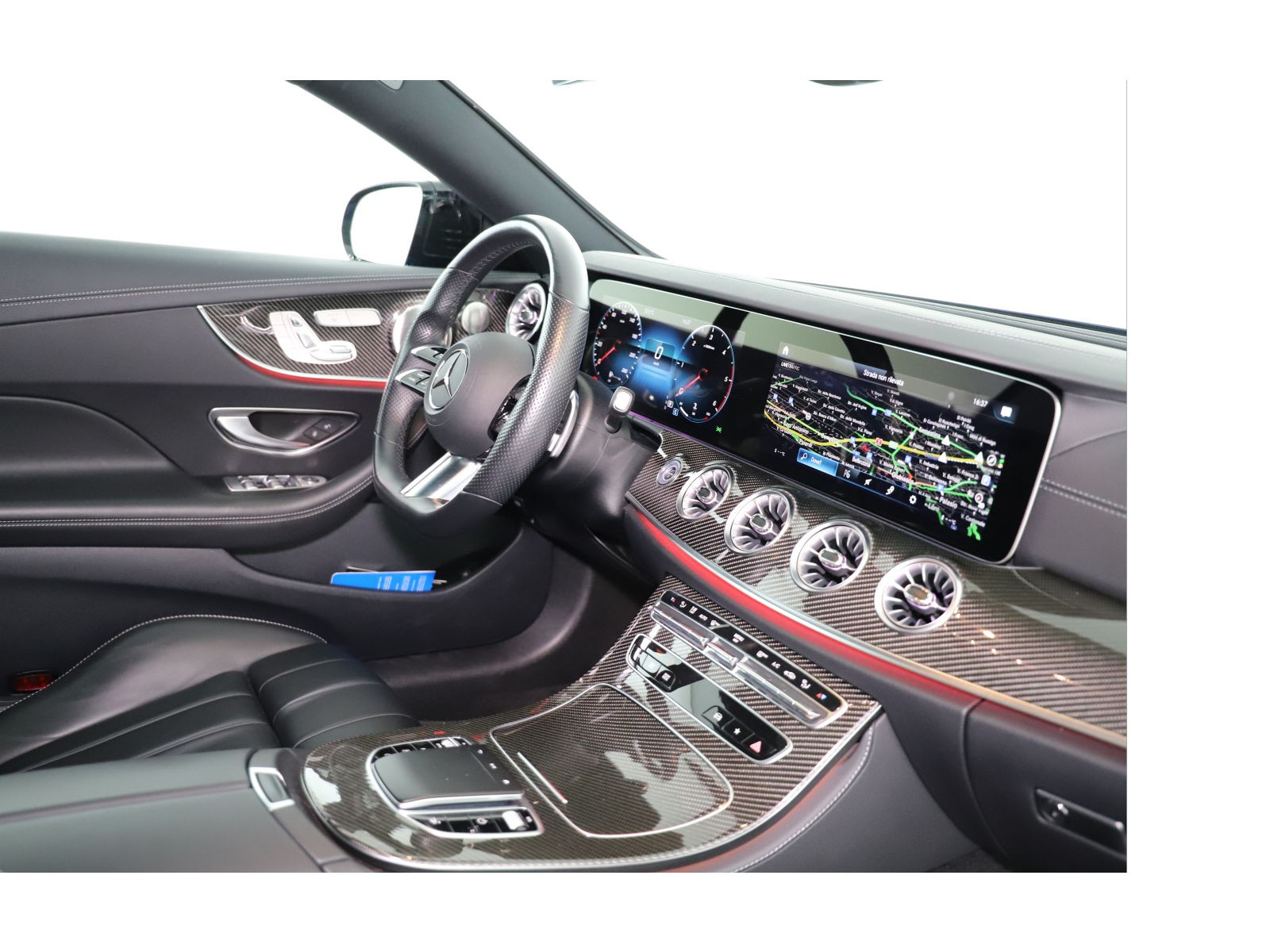 MERCEDES-BENZ E 400d Coupé 4M AMG Line-image-12