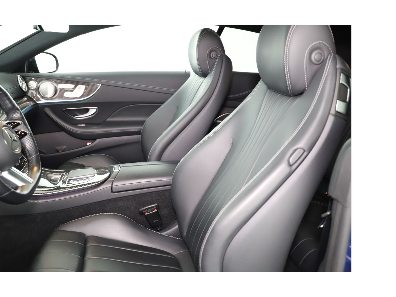 MERCEDES-BENZ E 400d Coupé 4M AMG Line-image-10