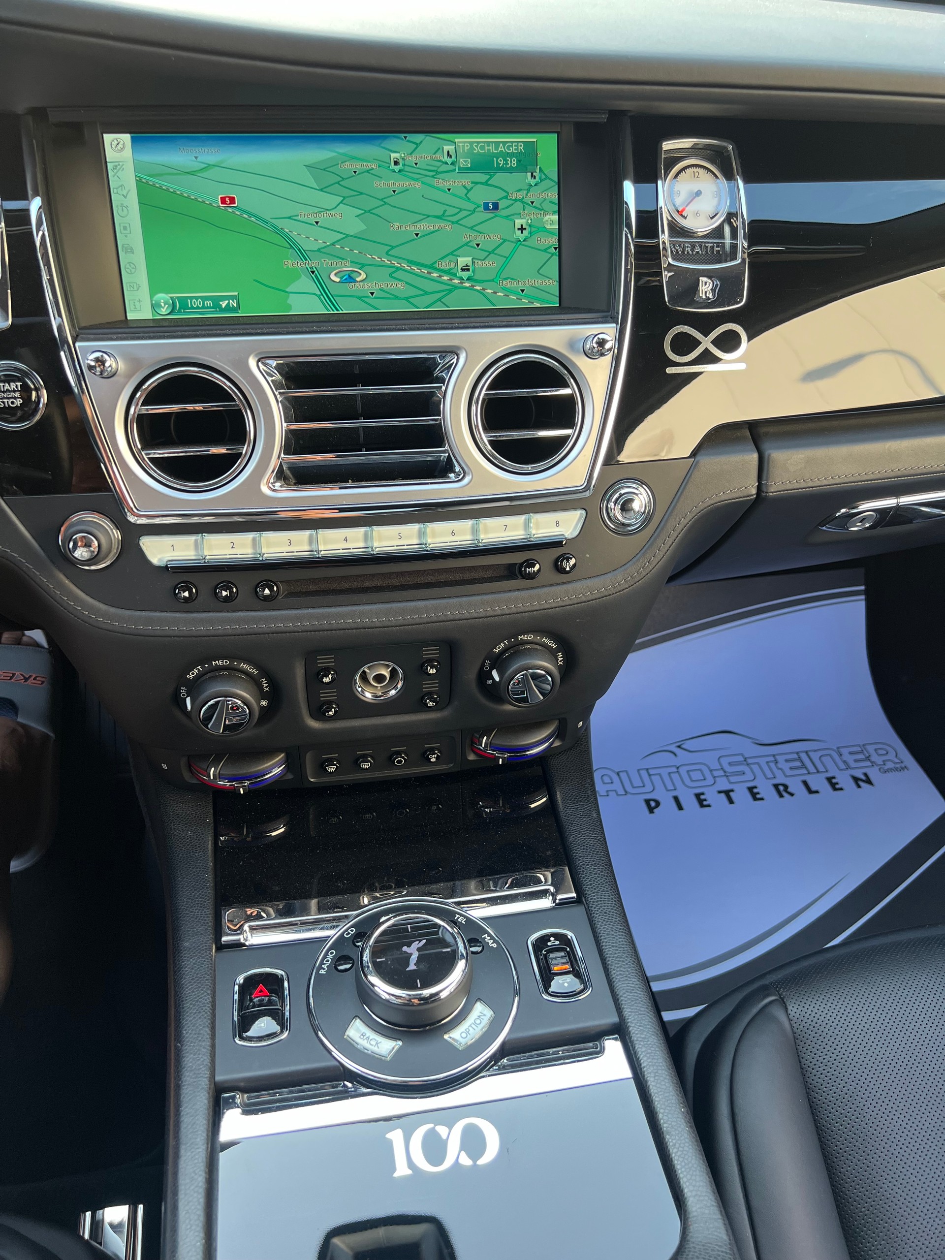 ROLLS-ROYCE "BLACK IS BEAUTY" WRAITH COUPE 6.6 V12 "BLACK BADGE OPTIC" CH WAGEN. AB MFK + AB SERVICE. MIT 632 PS.-image-18