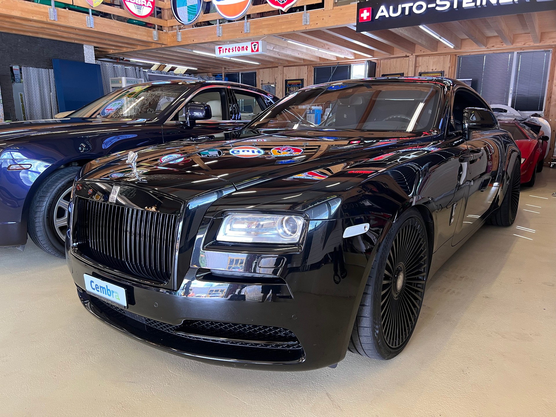 ROLLS-ROYCE "BLACK IS BEAUTY" WRAITH COUPE 6.6 V12 "BLACK BADGE OPTIC" CH WAGEN. AB MFK + AB SERVICE. MIT 632 PS.-image-11