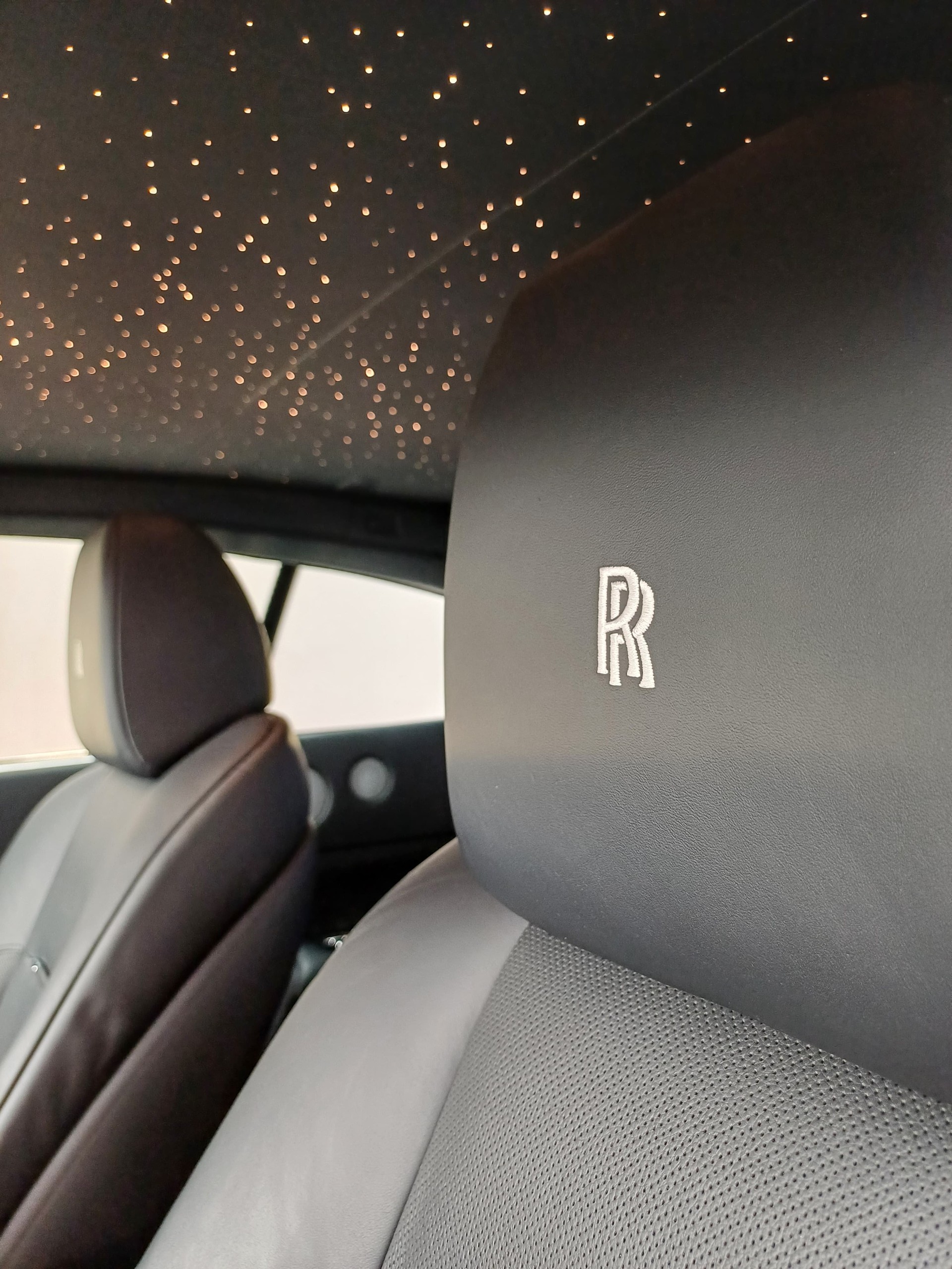 ROLLS-ROYCE "BLACK IS BEAUTY" WRAITH COUPE 6.6 V12 "BLACK BADGE OPTIC" CH WAGEN. AB MFK + AB SERVICE. MIT 632 PS.-image-15