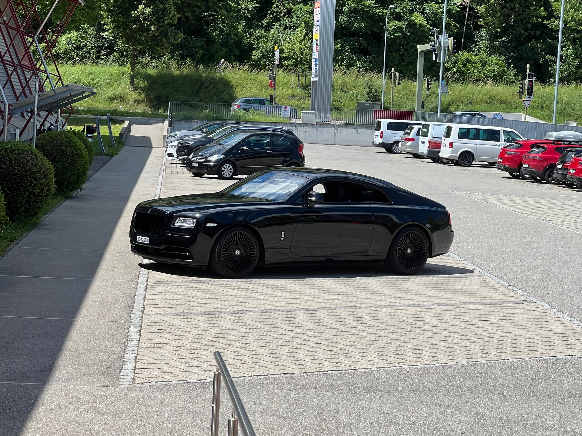 ROLLS-ROYCE "BLACK IS BEAUTY" WRAITH COUPE 6.6 V12 "BLACK BADGE OPTIC" CH WAGEN. AB MFK + AB SERVICE. MIT 632 PS.-image-6
