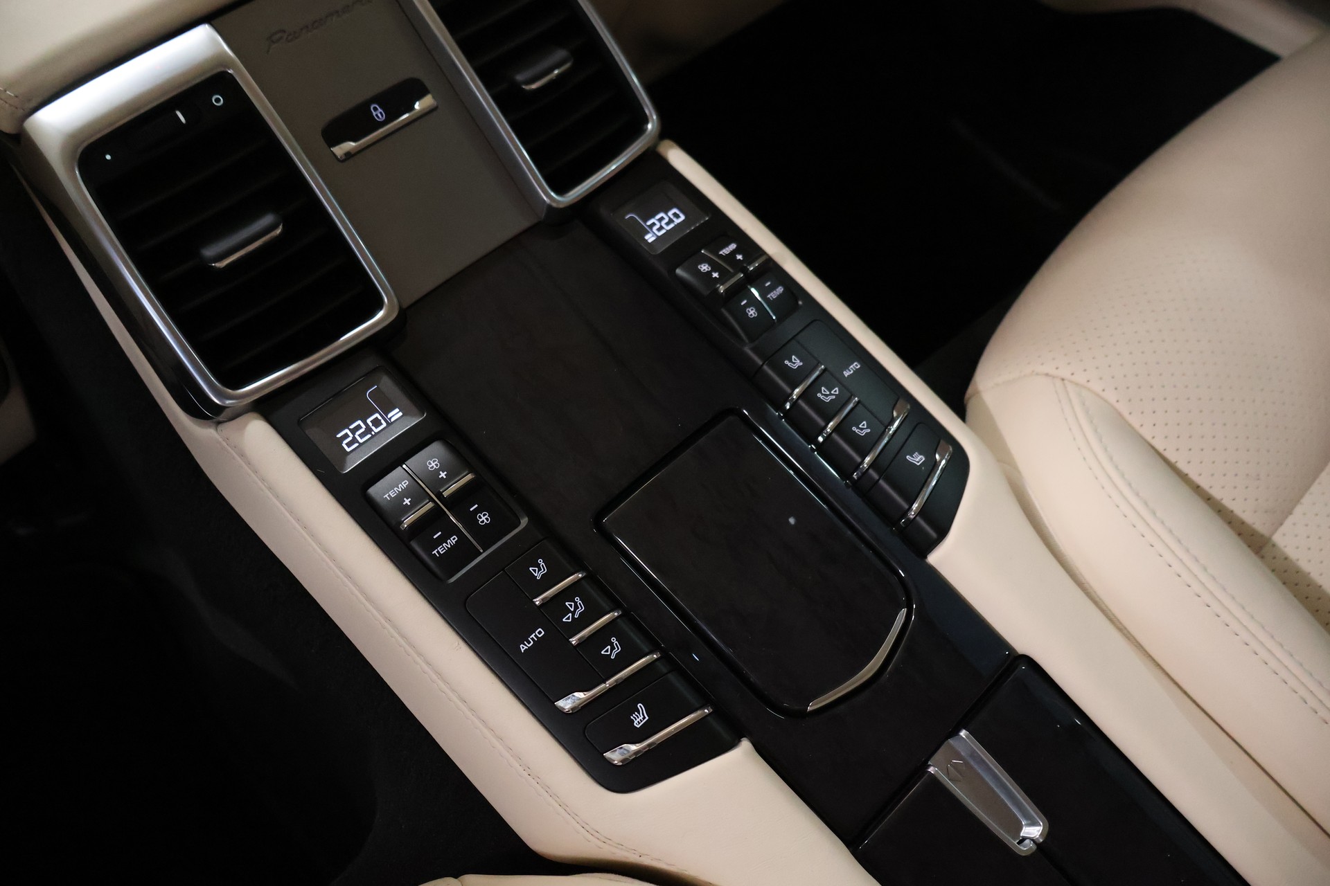 PORSCHE Panamera Turbo 4.8 PDK-image-11
