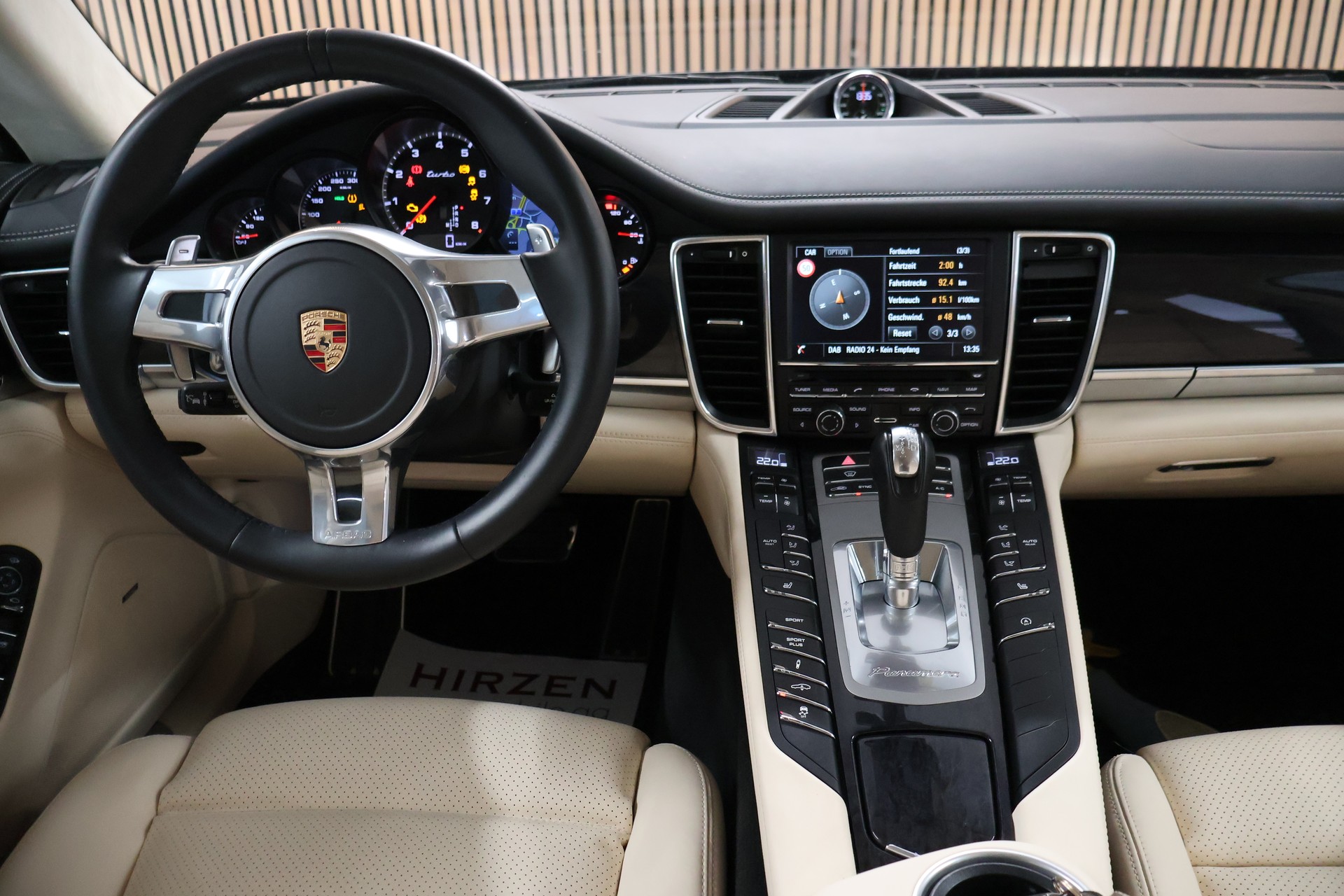 PORSCHE Panamera Turbo 4.8 PDK-image-17