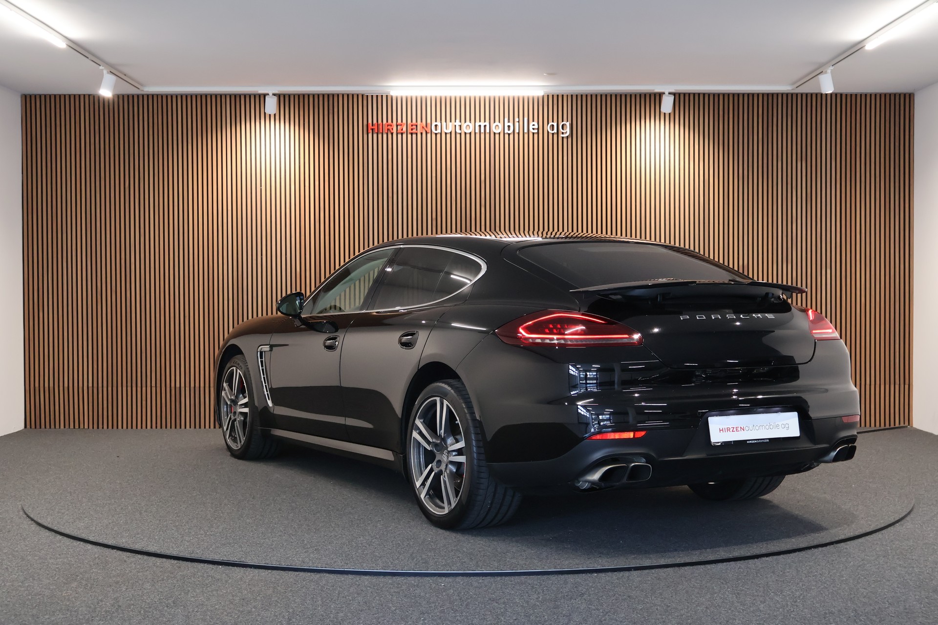 PORSCHE Panamera Turbo 4.8 PDK-showroom-element-2