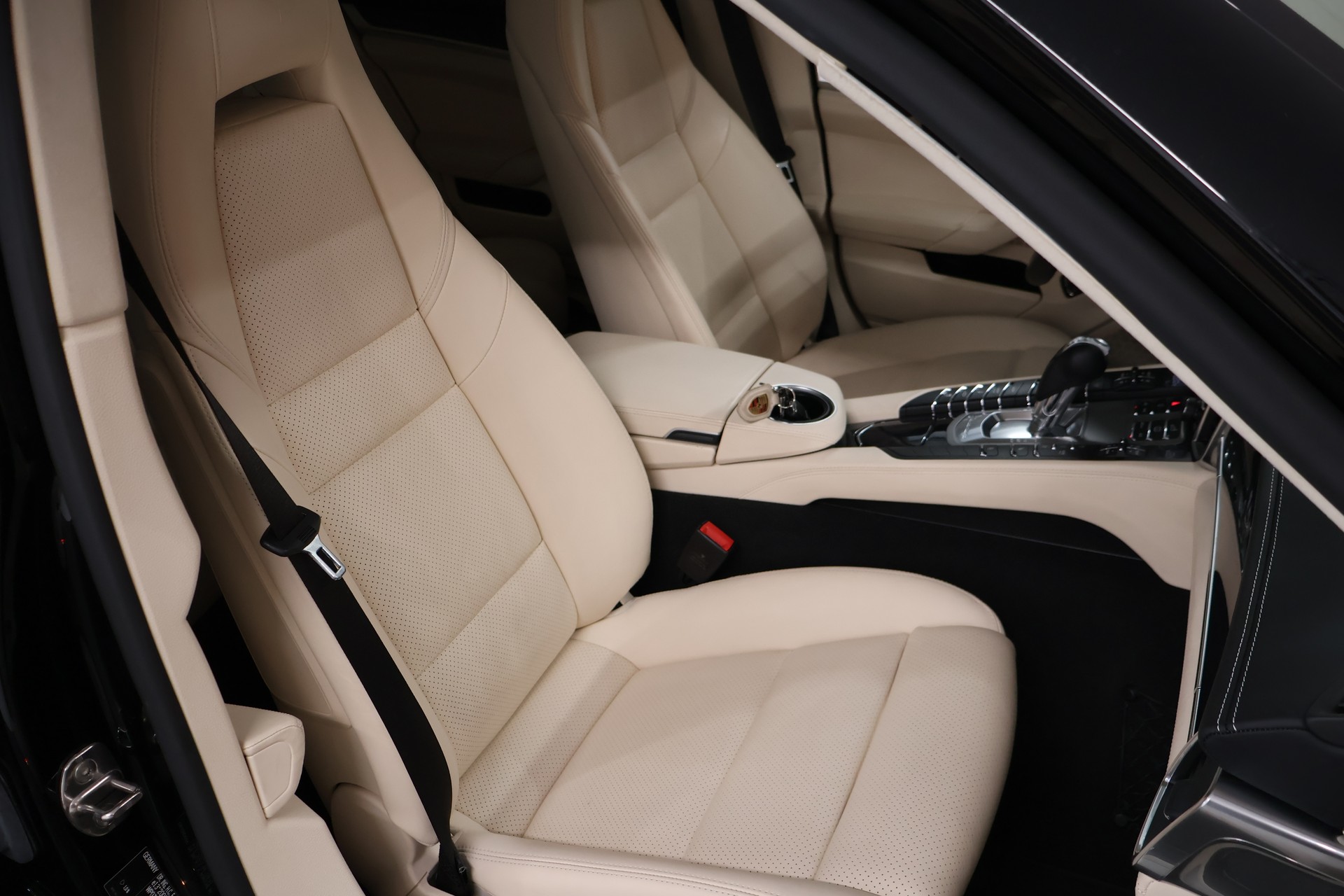PORSCHE Panamera Turbo 4.8 PDK-image-15
