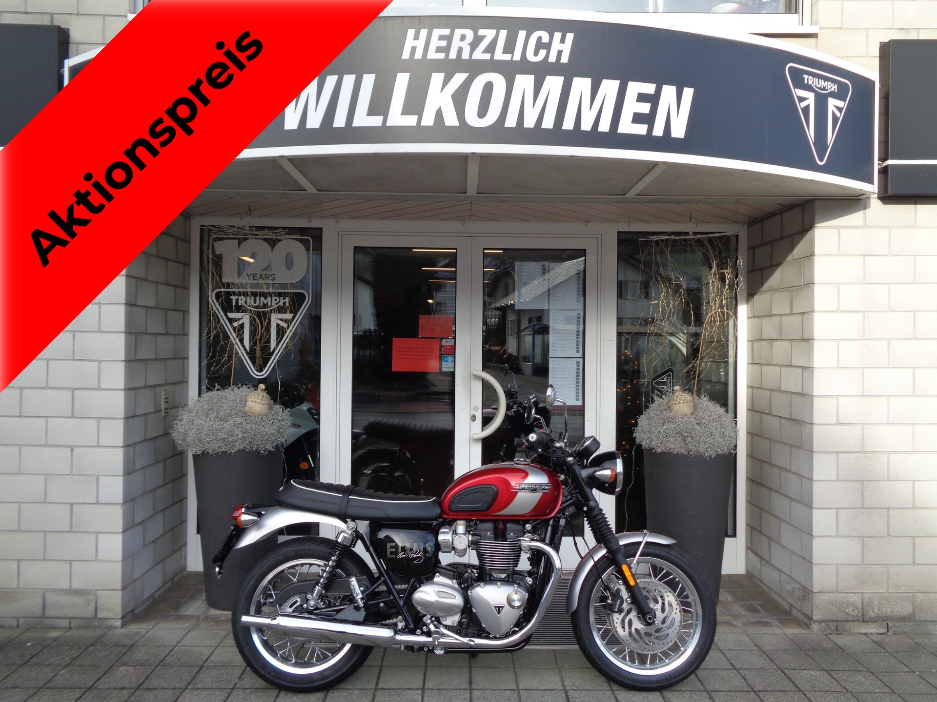 TRIUMPH Bonneville T120 Elvis Edition-image-0