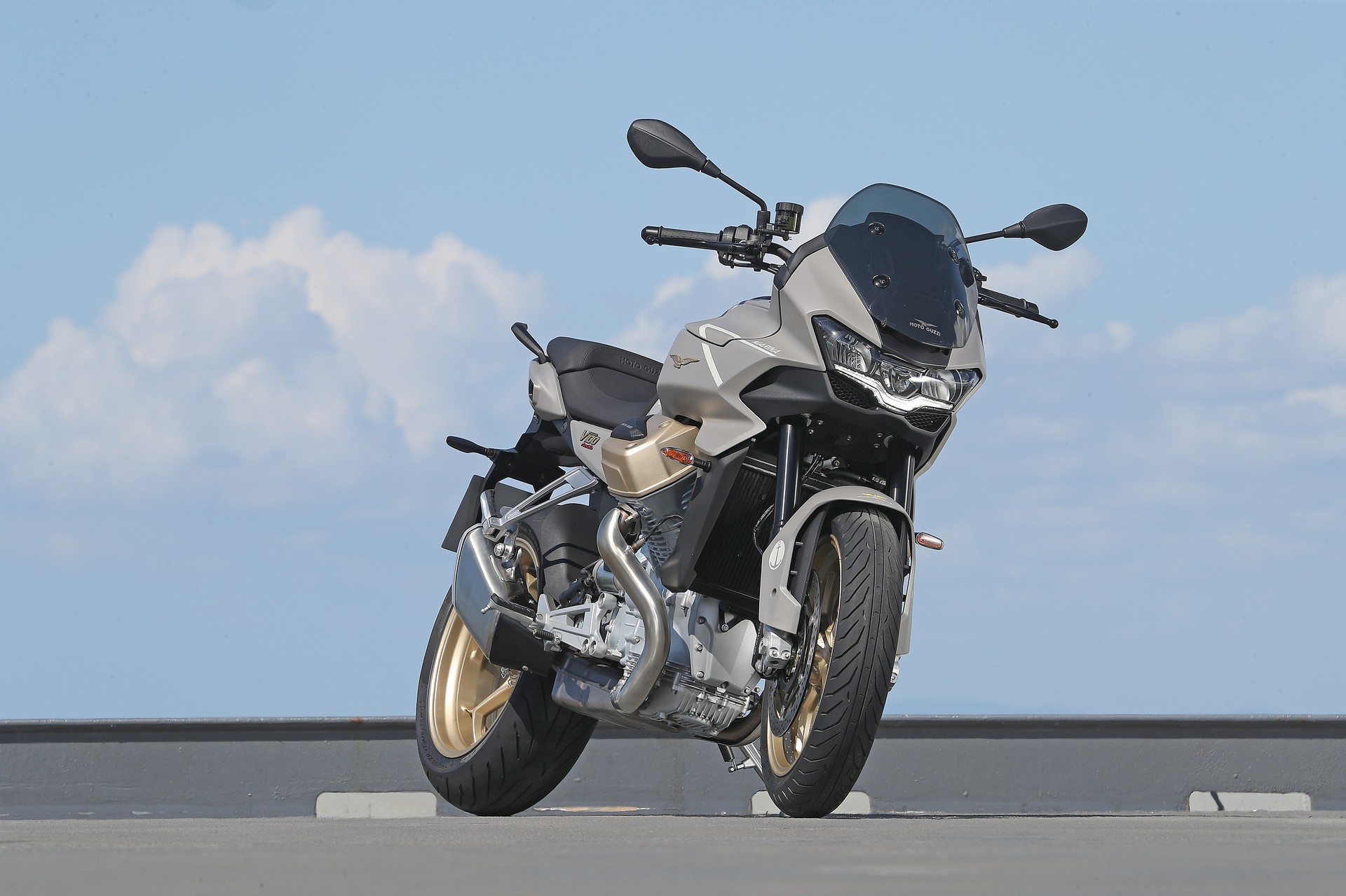 MOTO GUZZI V100 Mandello Aviazione Navale-image-1