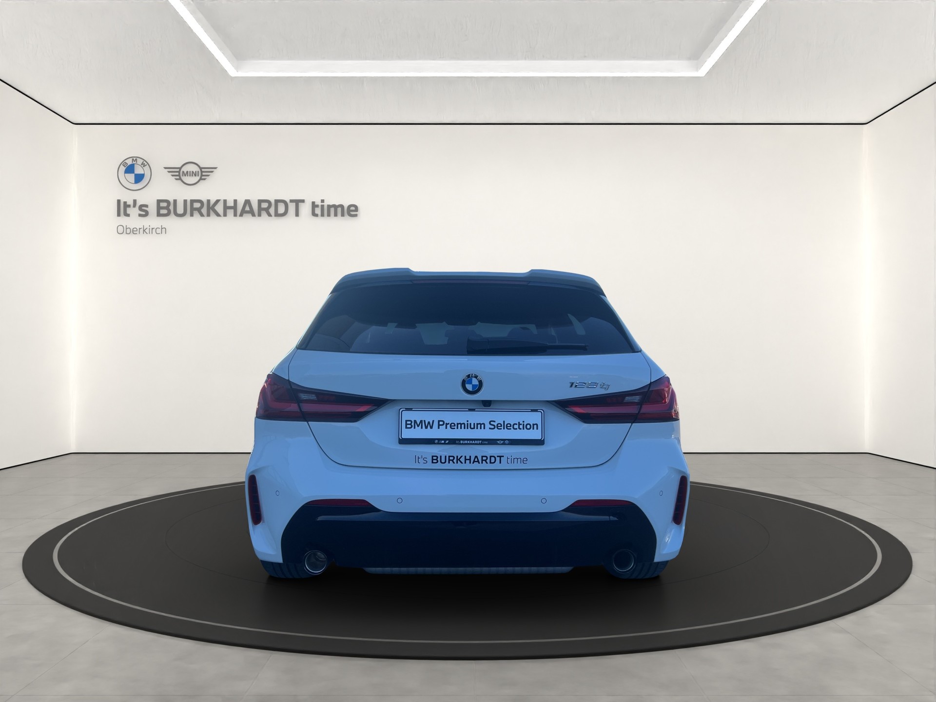 BMW 128ti Steptronic-showroom-element-3