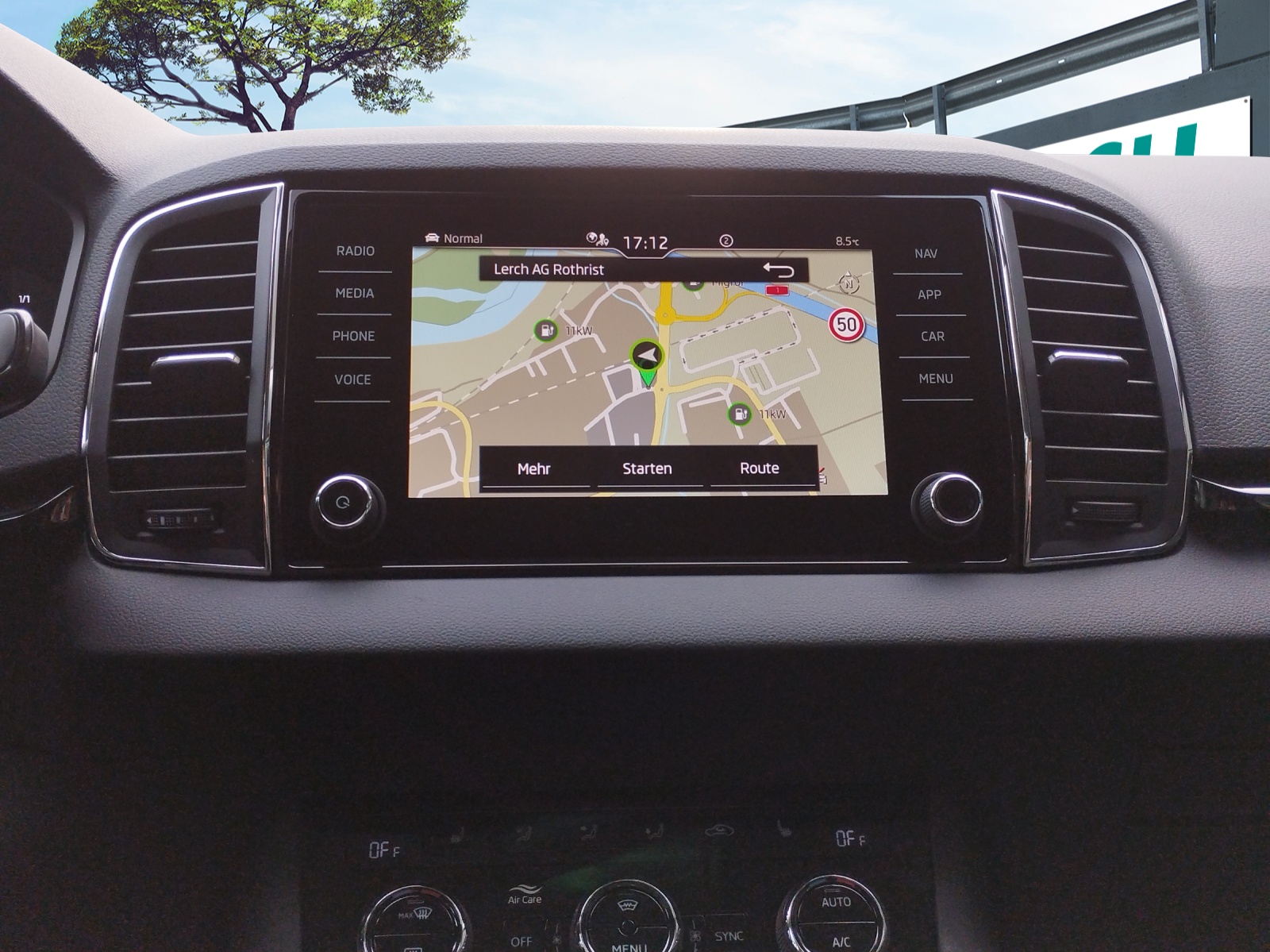 SKODA Karoq 2.0 TDI CR Selection 4x4 DSG-image-11