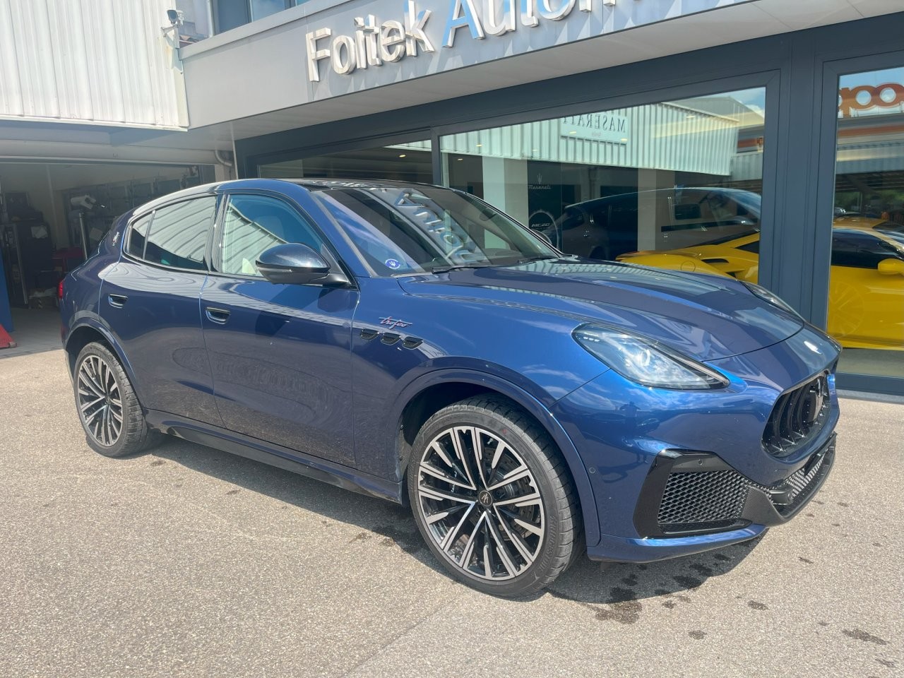 MASERATI Grecale 3.0 Trofeo-showroom-element-2