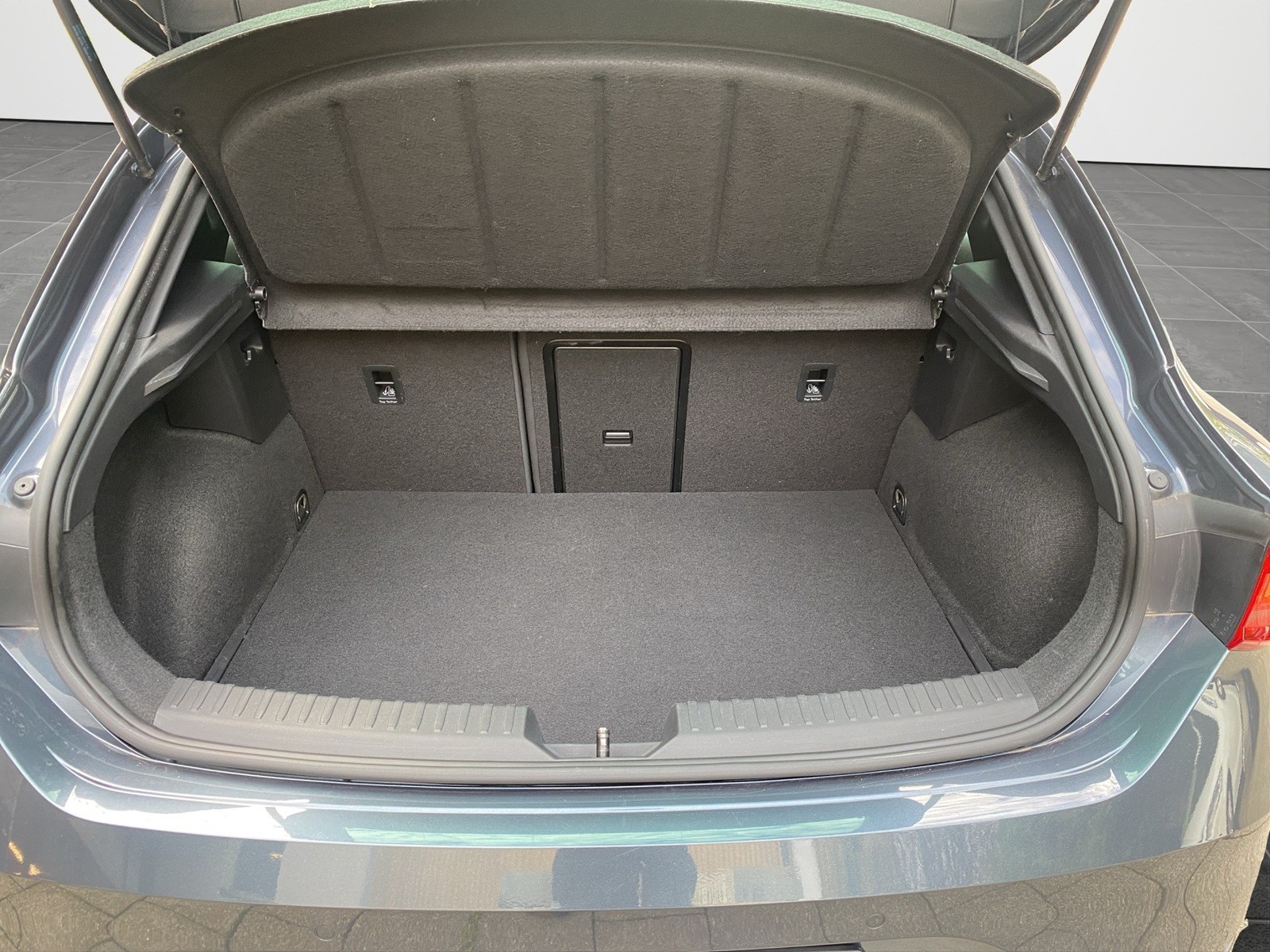 SEAT Leon 1.4 eHybrid pHEV DSG FR-image-18