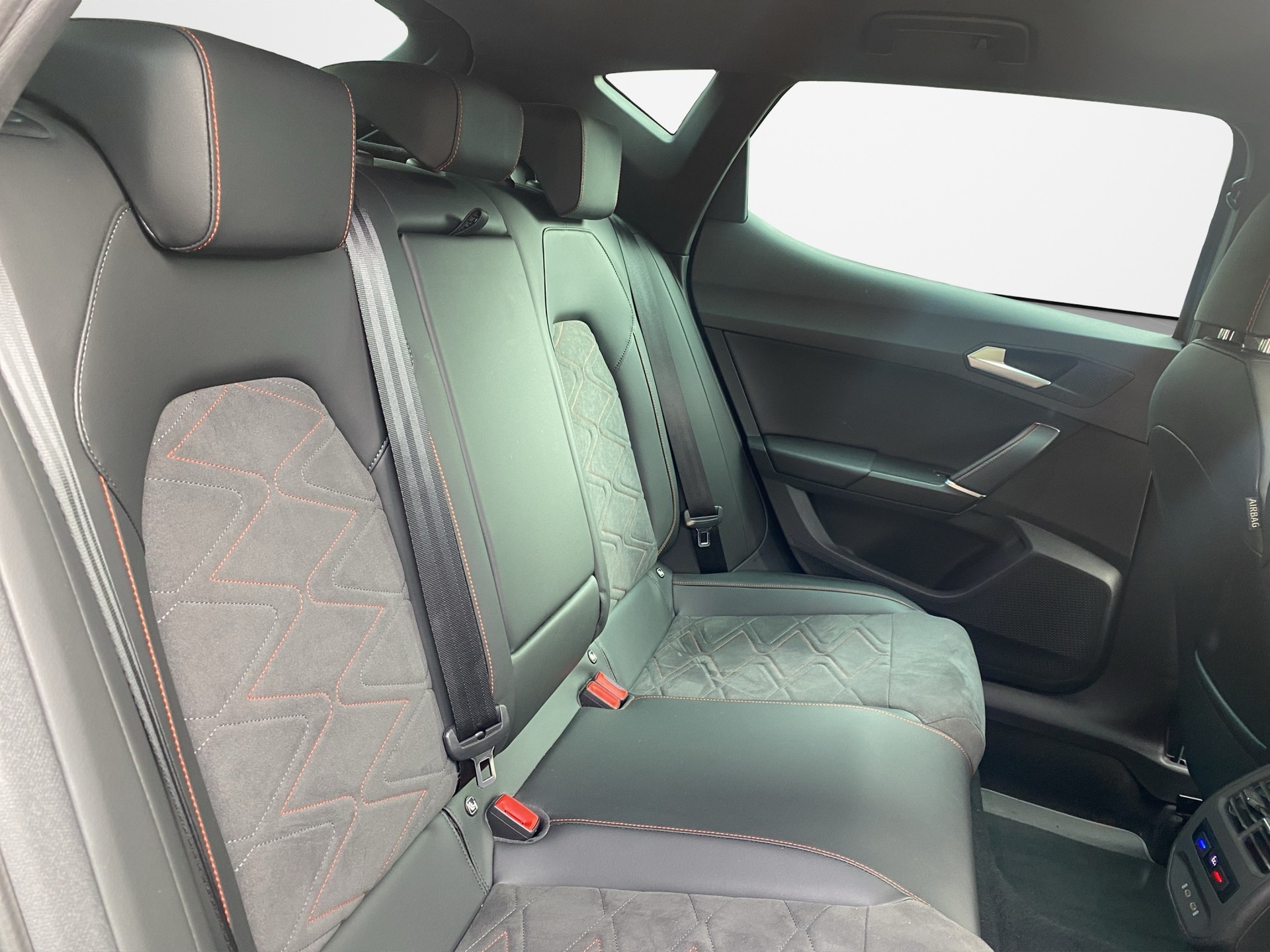 SEAT Leon 1.4 eHybrid pHEV DSG FR-image-17