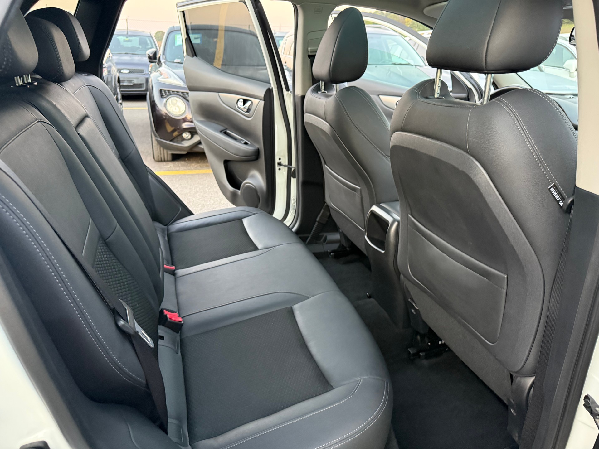 NISSAN Qashqai 1.7 dCi tekna Xtronic ALL-MODE 4x4-image-21