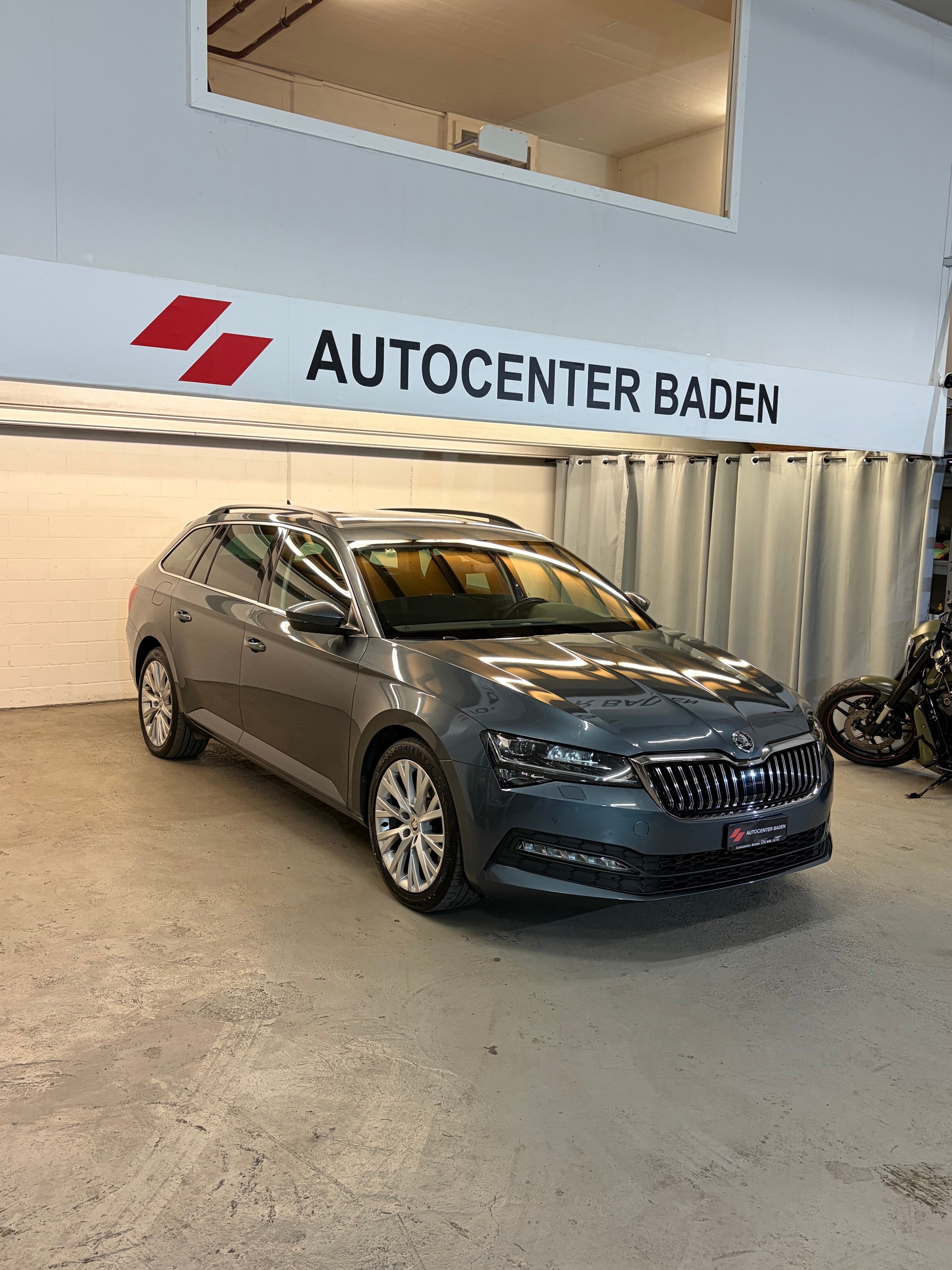 SKODA Superb Combi 2.0 TDi SportLine 4x4 DSG-showroom-element-2