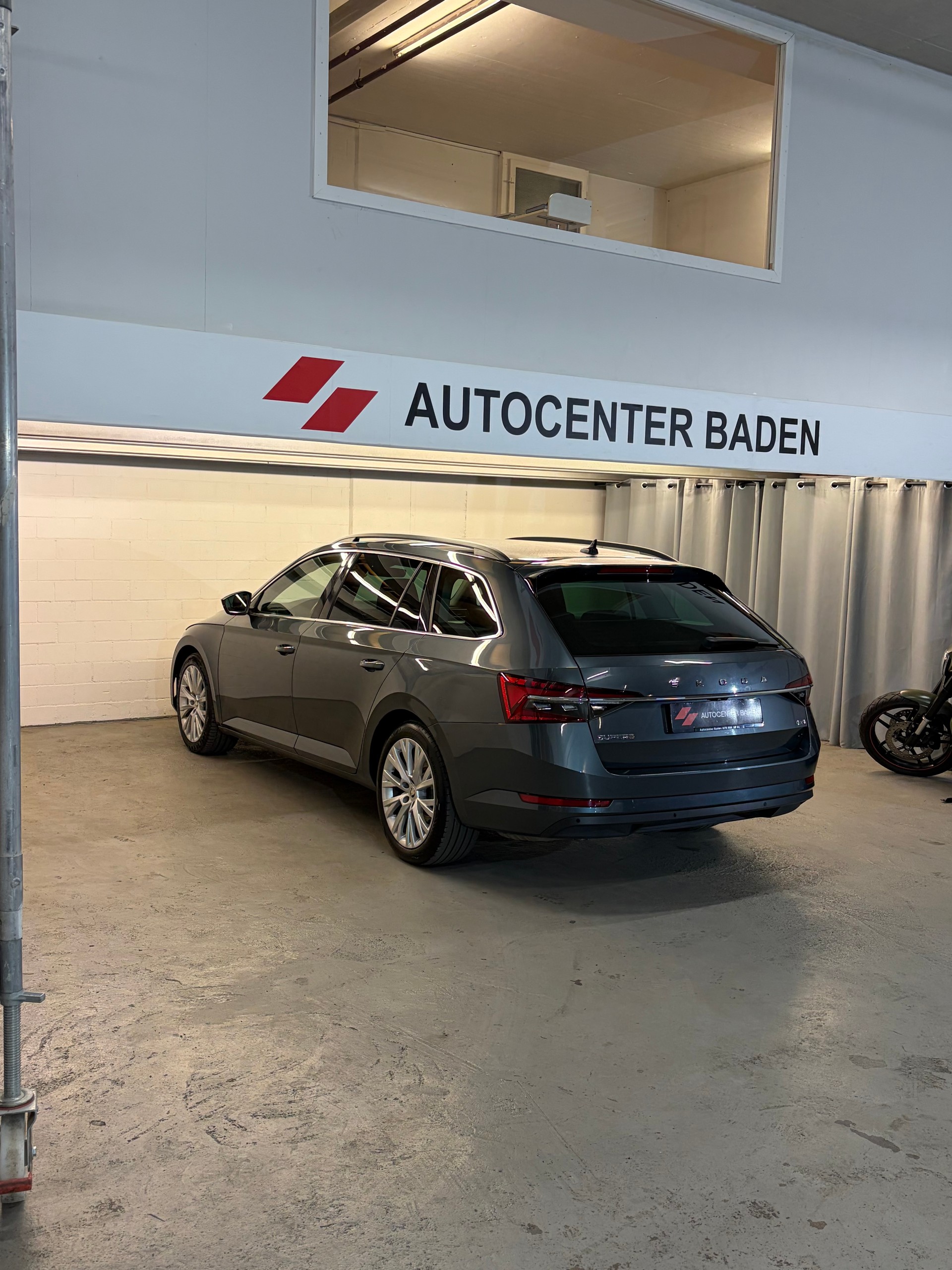 SKODA Superb Combi 2.0 TDi SportLine 4x4 DSG-image-5
