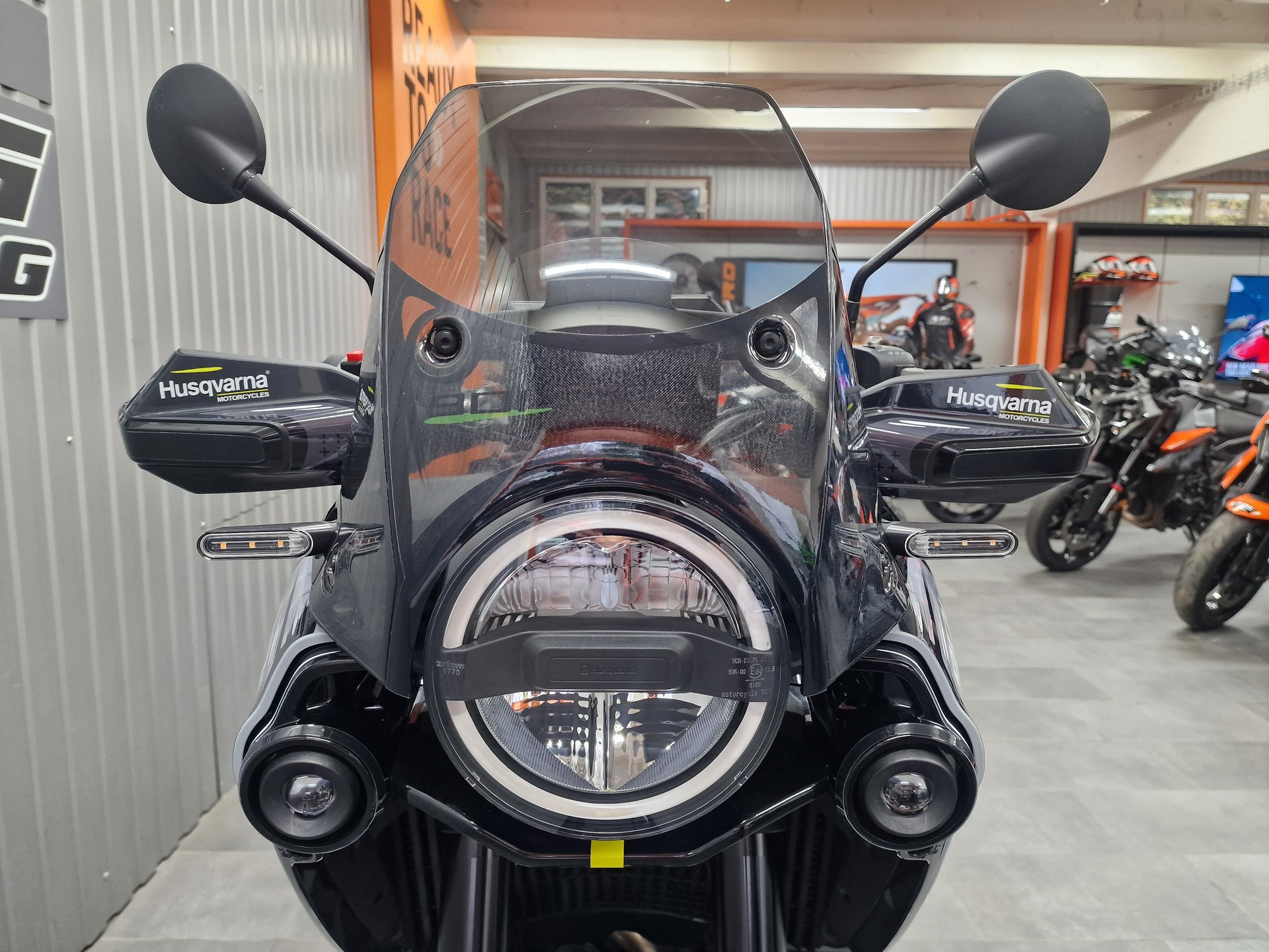HUSQVARNA Norden 901-image-5